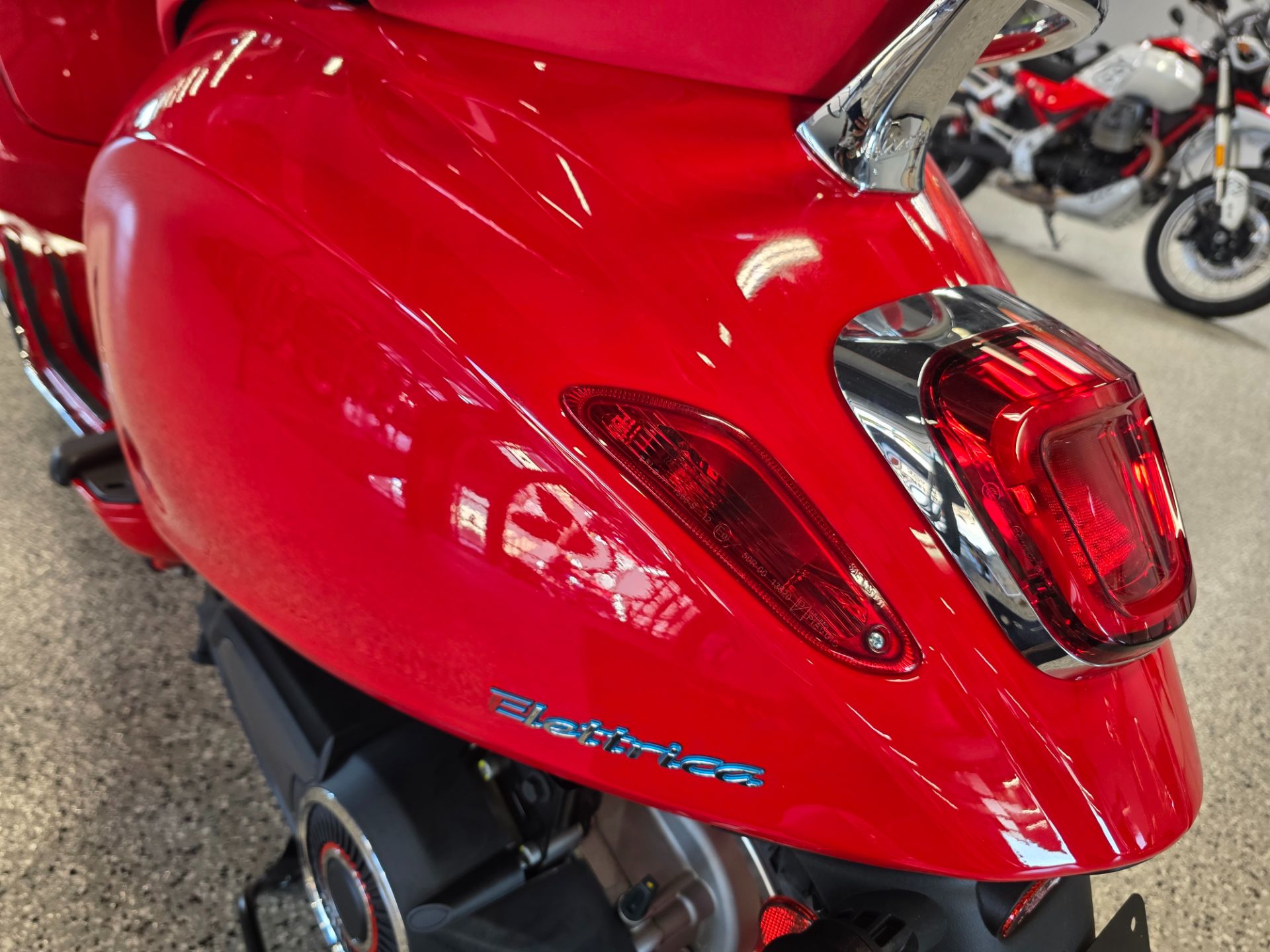2025 Vespa Elettrica Red 70 in Fort Myers, Florida - Photo 10