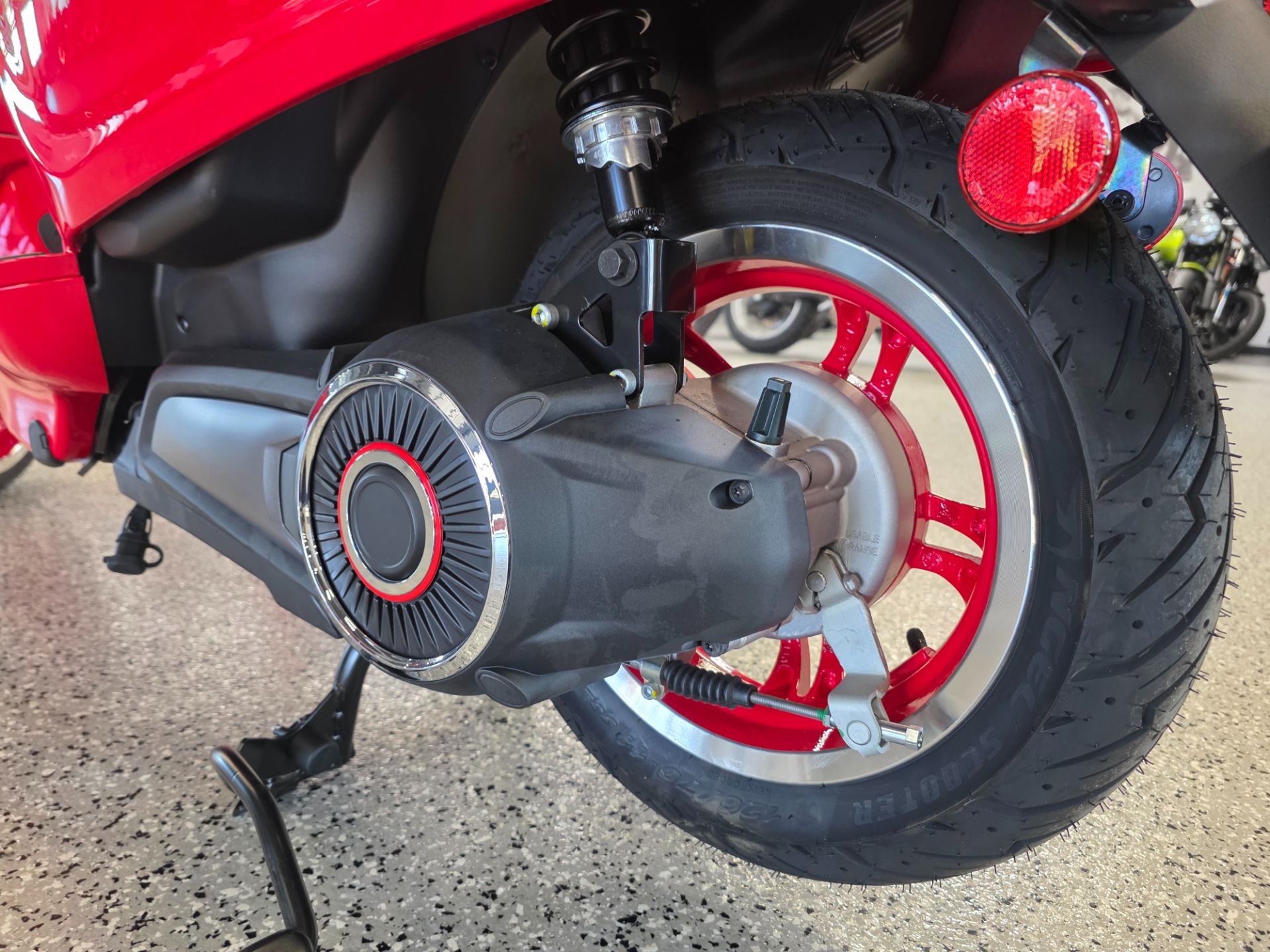 2025 Vespa Elettrica Red 70 in Fort Myers, Florida - Photo 11