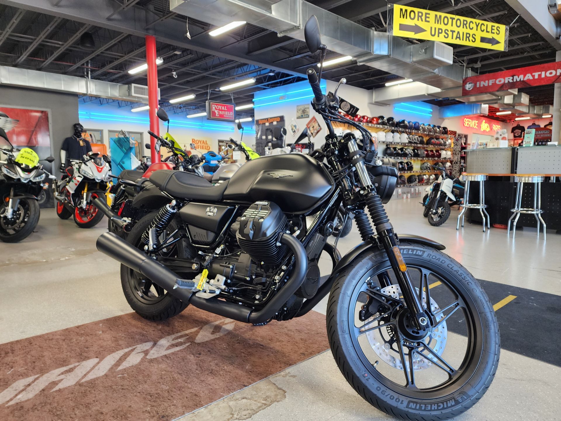 2024 Moto Guzzi V7 Stone in Fort Myers, Florida - Photo 2