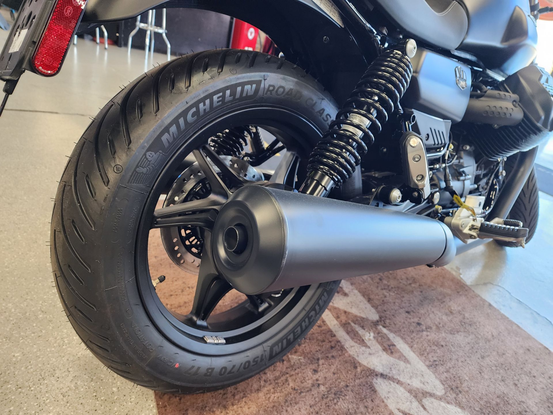 2024 Moto Guzzi V7 Stone in Fort Myers, Florida - Photo 6