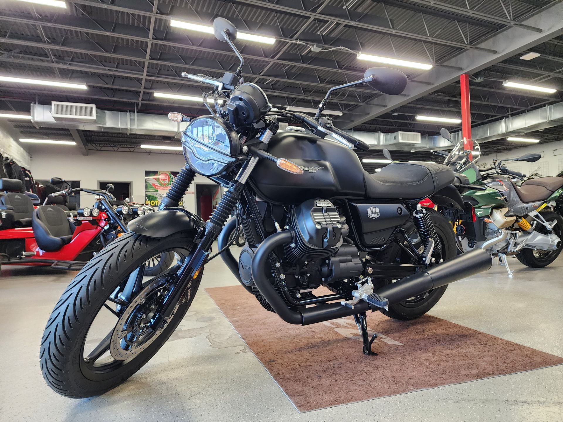 2024 Moto Guzzi V7 Stone in Fort Myers, Florida - Photo 9