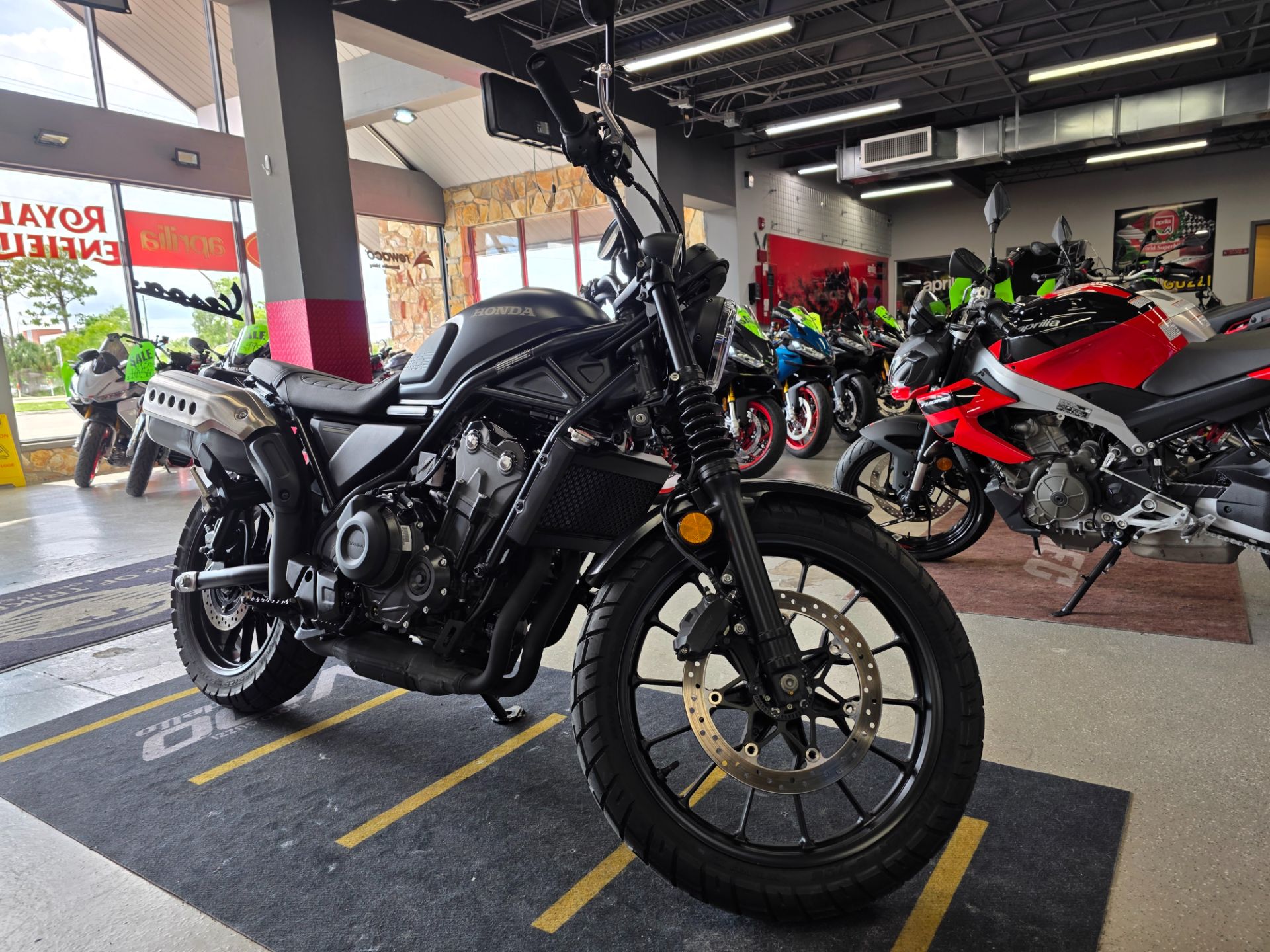 2023 Honda SCL500 in Fort Myers, Florida - Photo 2