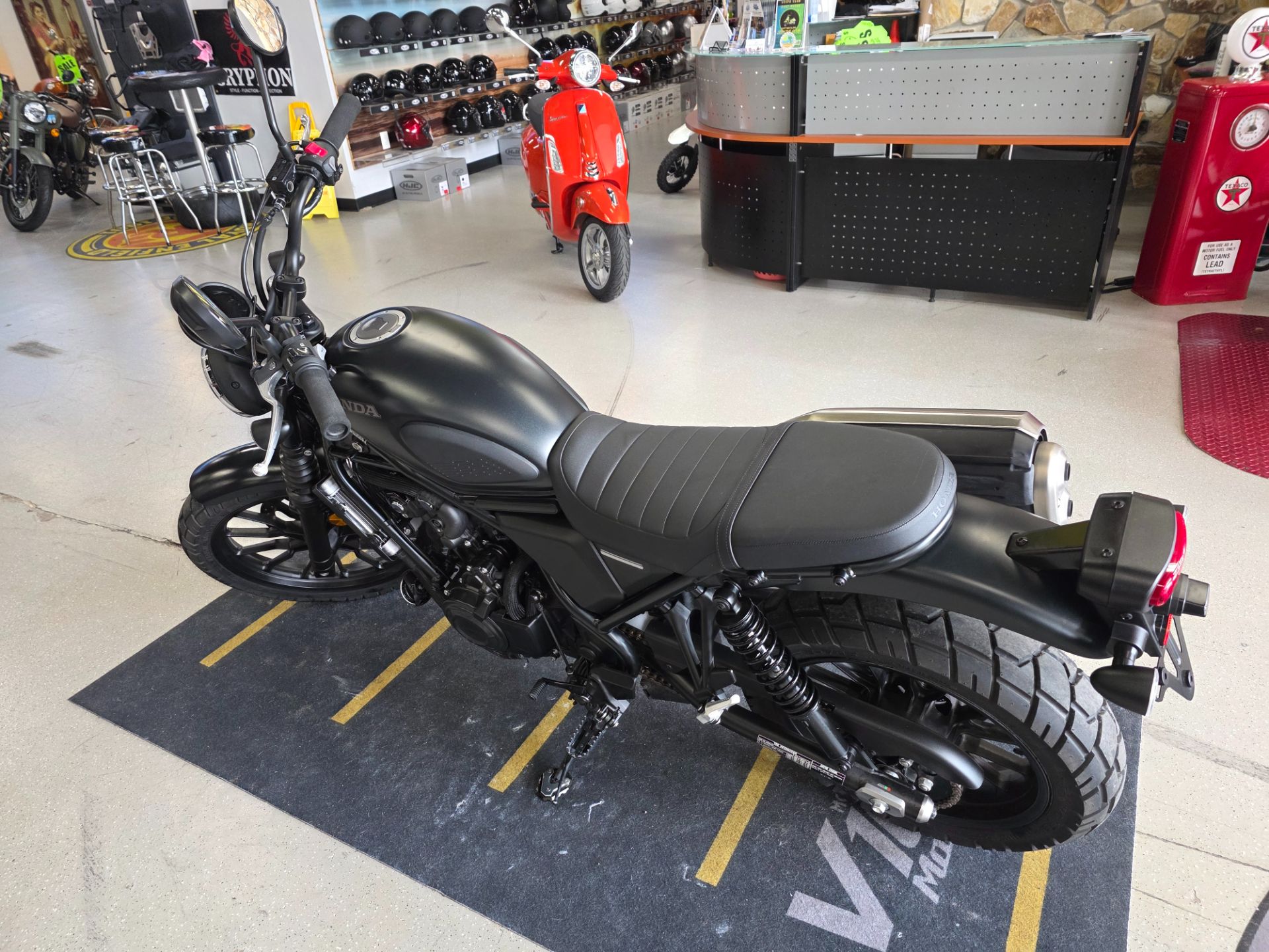 2023 Honda SCL500 in Fort Myers, Florida - Photo 6