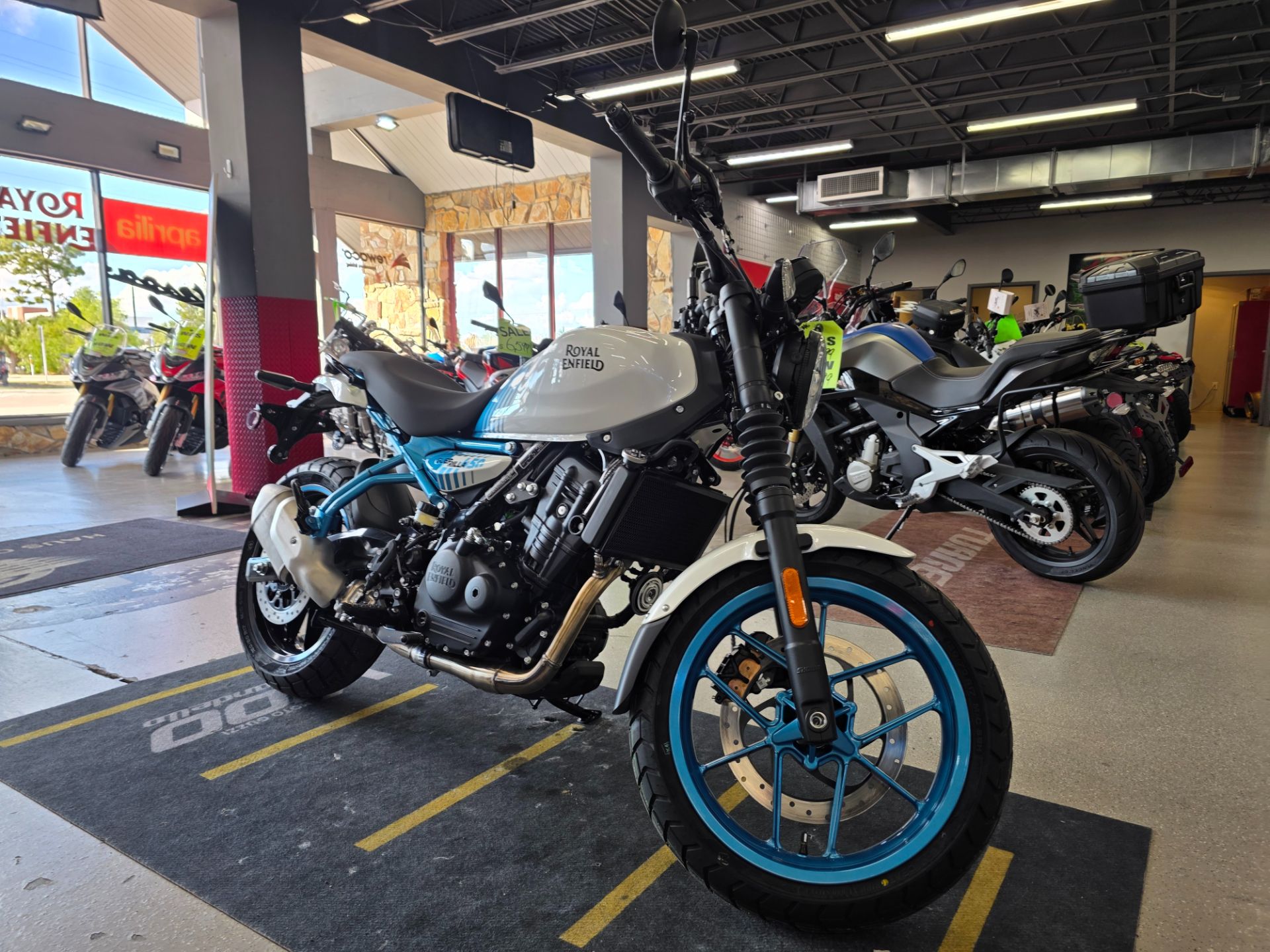 2026 Royal Enfield GUERILLA 450 in Fort Myers, Florida - Photo 3