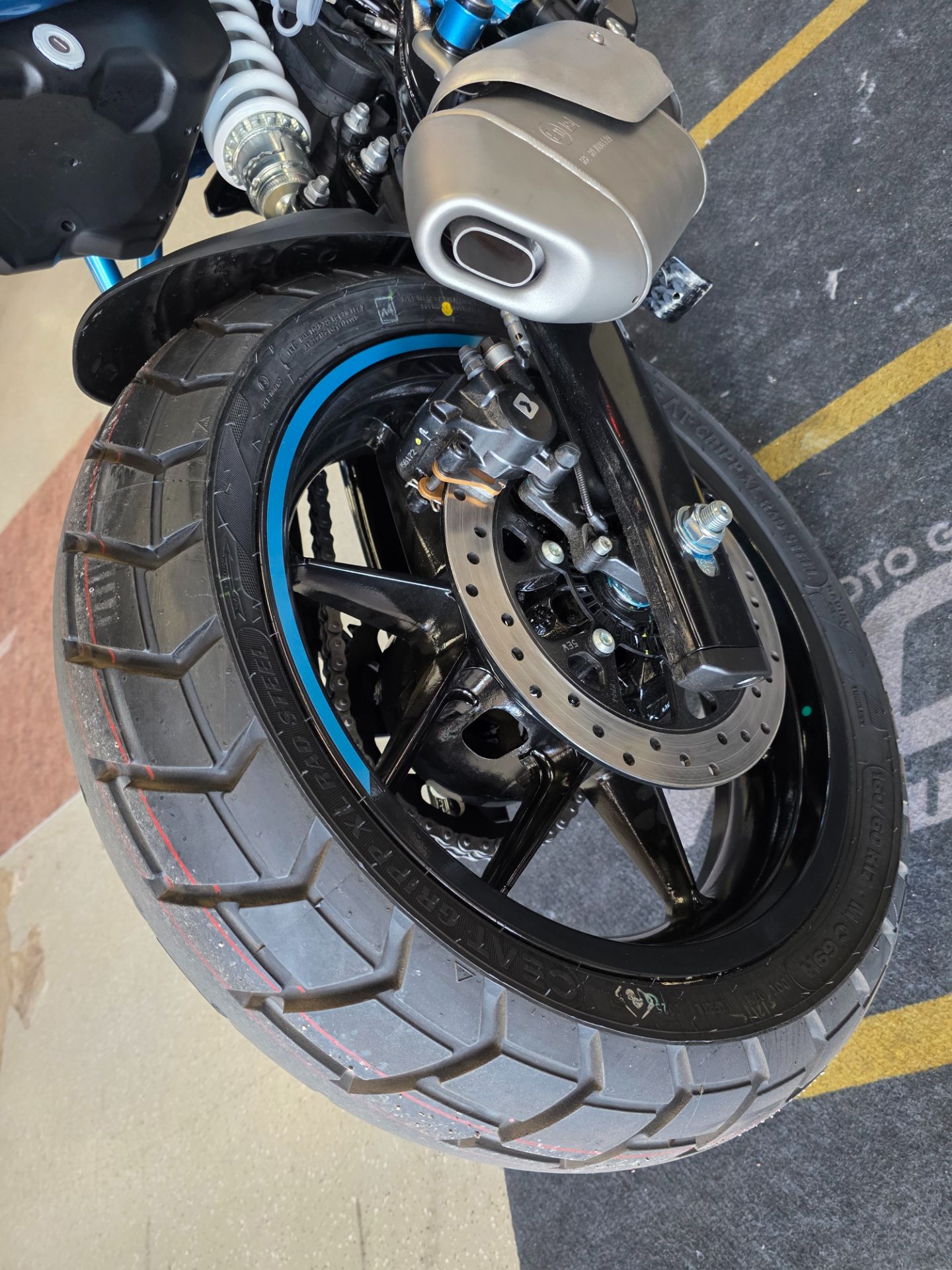 2026 Royal Enfield GUERILLA 450 in Fort Myers, Florida - Photo 16