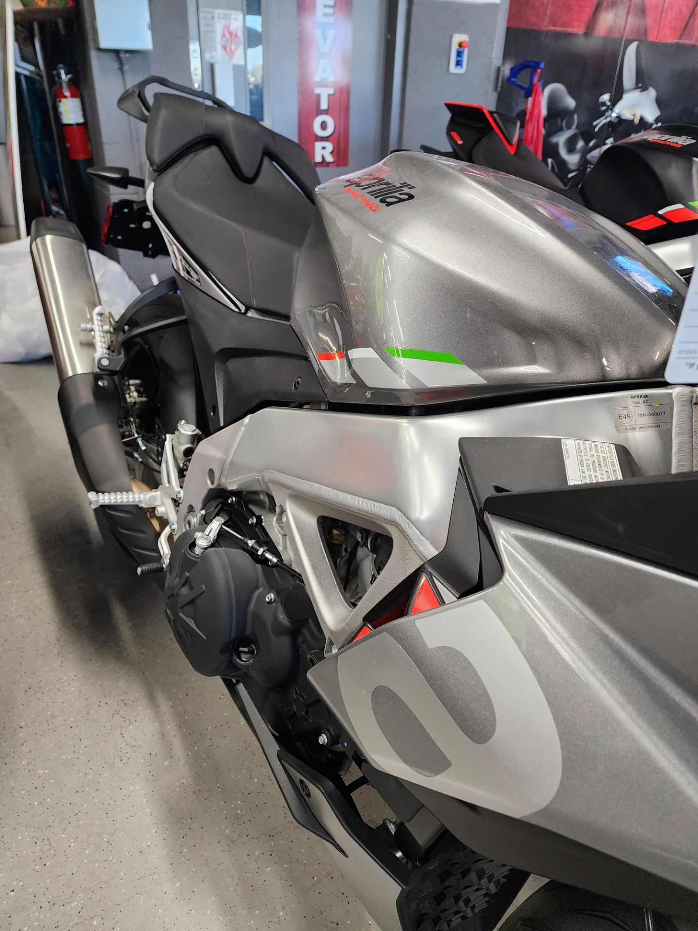 2023 Aprilia Tuono V4 1100 in Fort Myers, Florida - Photo 4