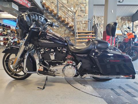 2019 Harley-Davidson Street Glide® in Fort Myers, Florida - Photo 2