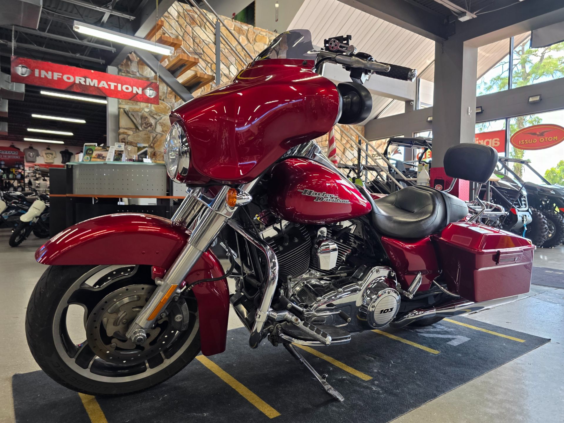 2013 Harley-Davidson Street Glide® in Fort Myers, Florida - Photo 14