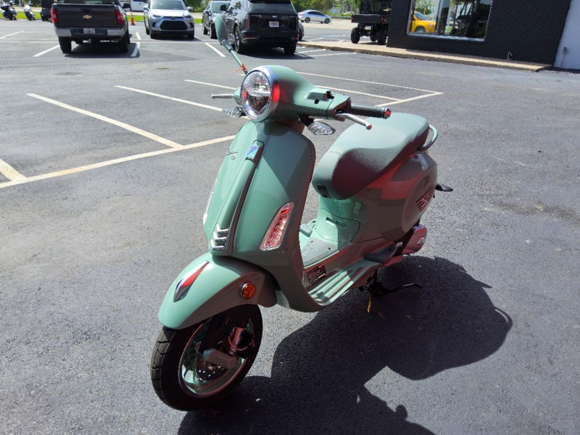 2027 Vespa Primavera 150 4