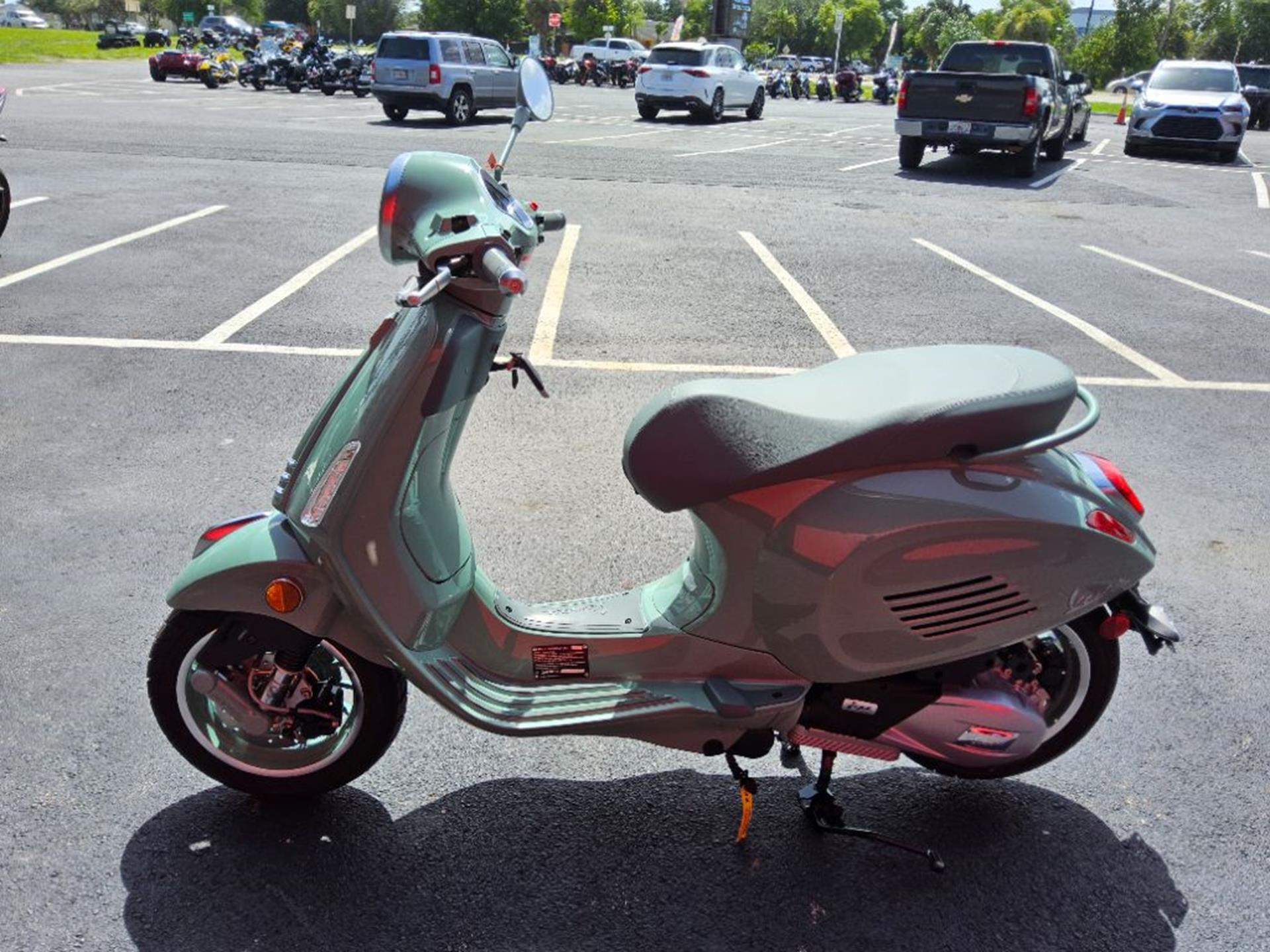 2027 Vespa Primavera 150 5