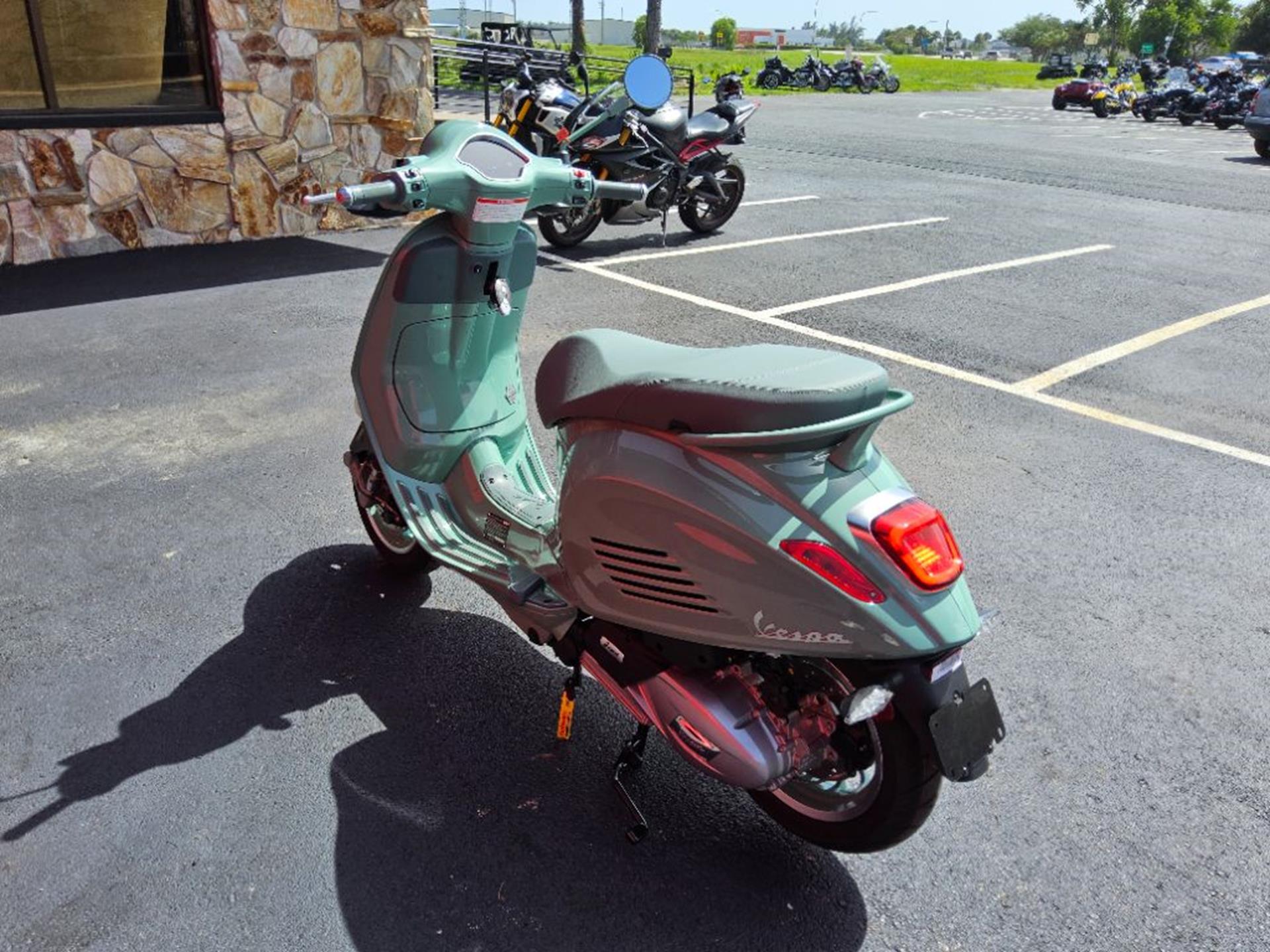 2027 Vespa Primavera 150 6