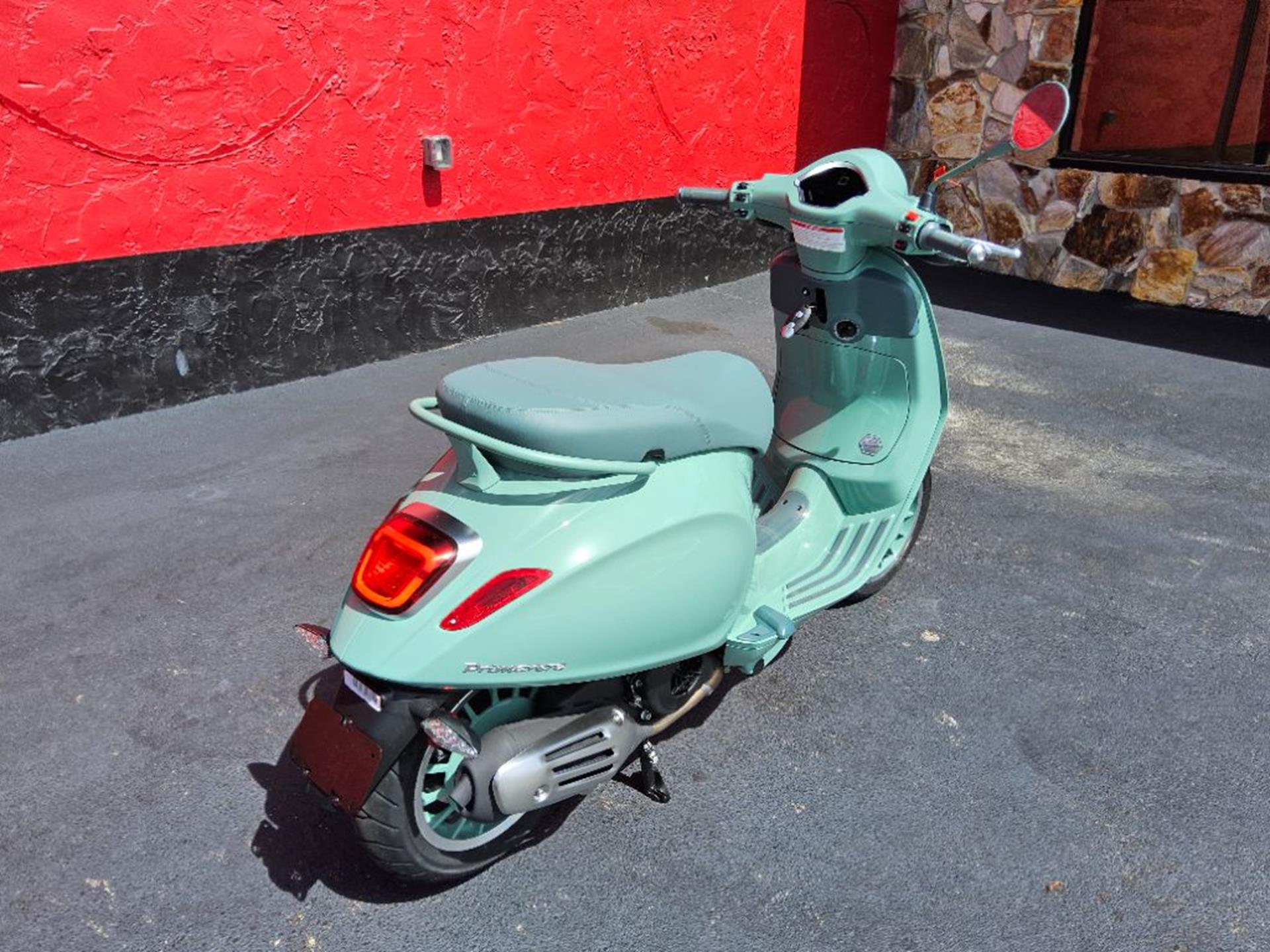 2027 Vespa Primavera 150 8