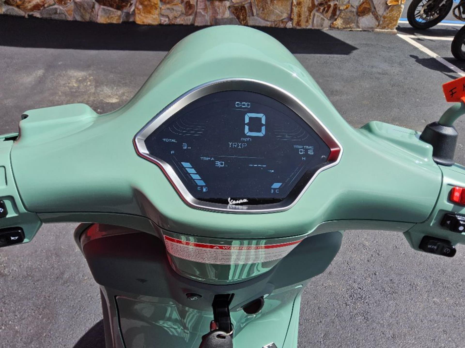 2027 Vespa Primavera 150 10
