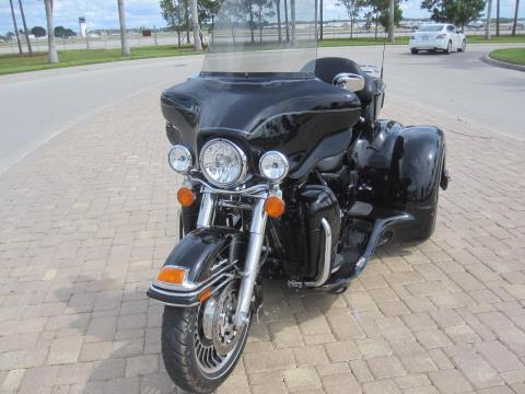2010 Harley-Davidson California Sidecar in Fort Myers, Florida - Photo 16