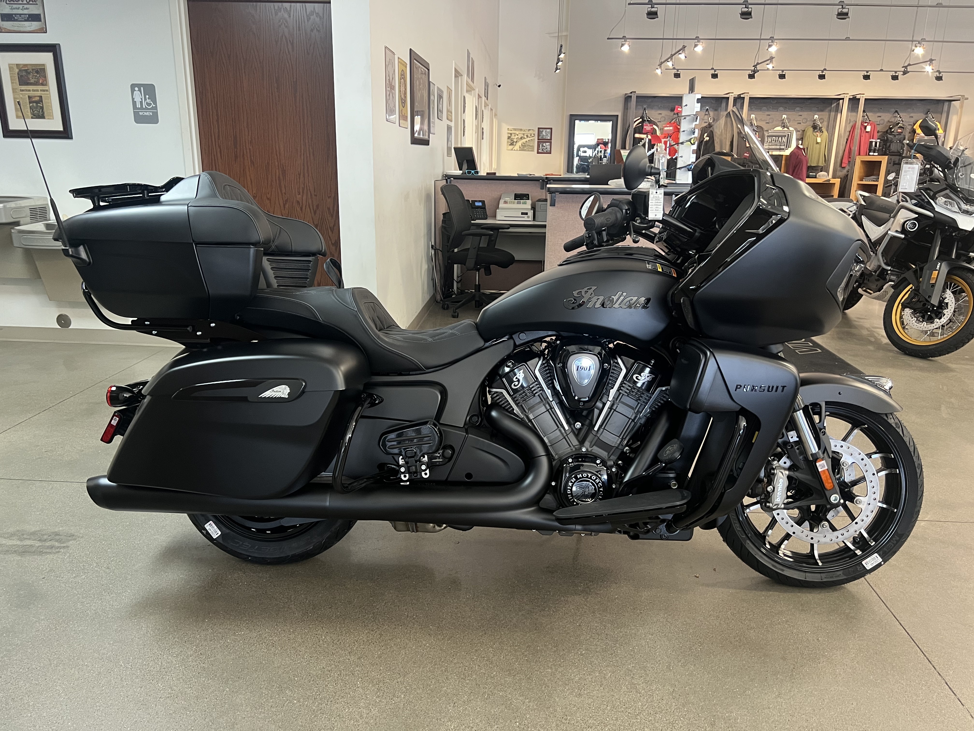 New 2026 Indian Motorcycle Pursuit® Dark Horse®, Bettendorf IA