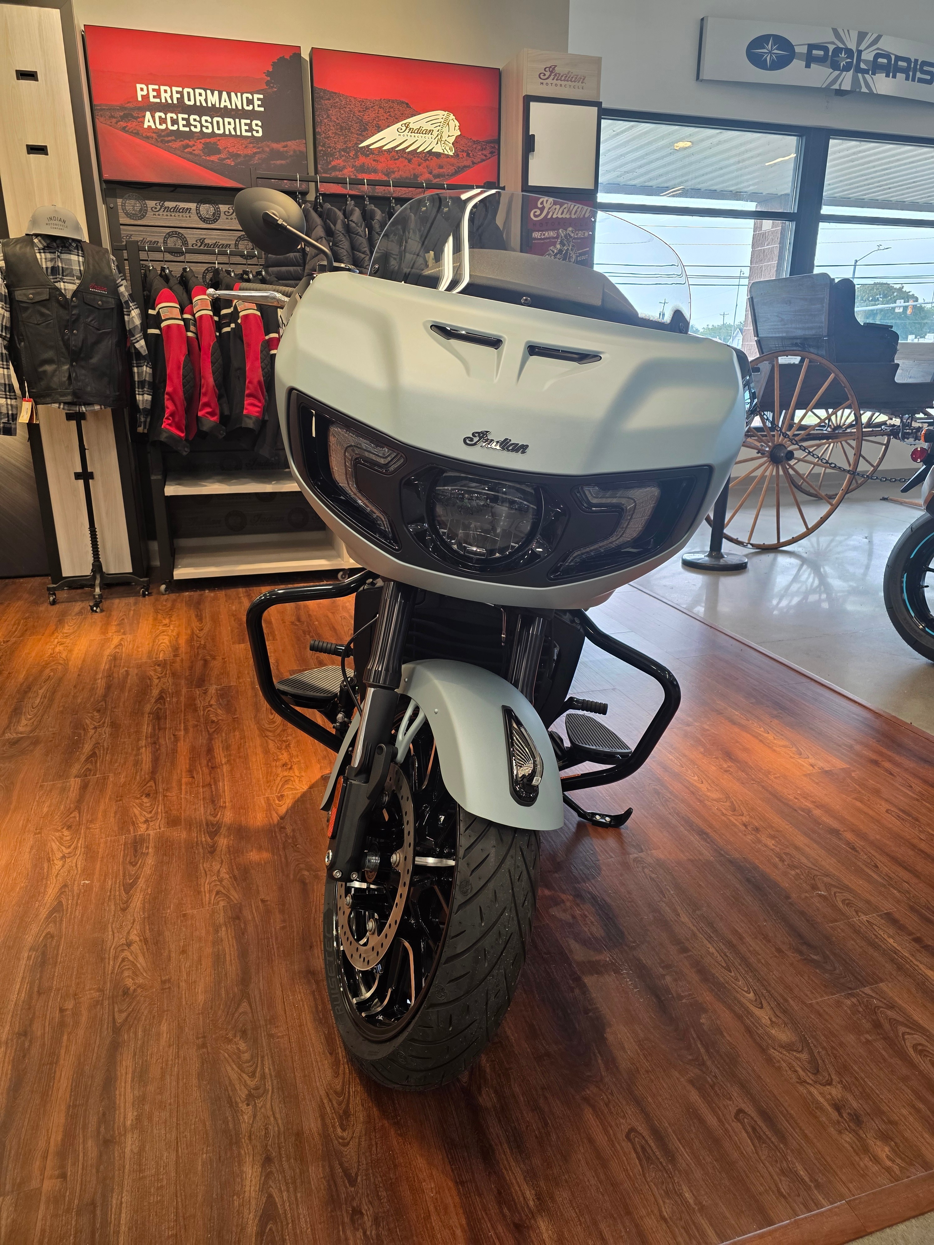 New 2025 Indian Motorcycle Challenger® Dark Horse®, Bettendorf IA