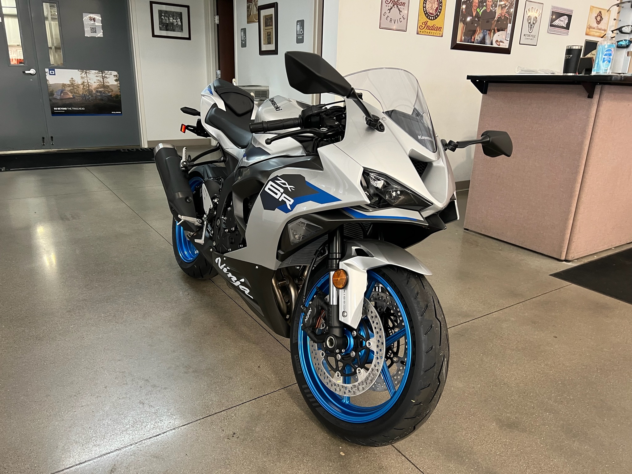 2027 Kawasaki Ninja® ZX-6R ABS 2
