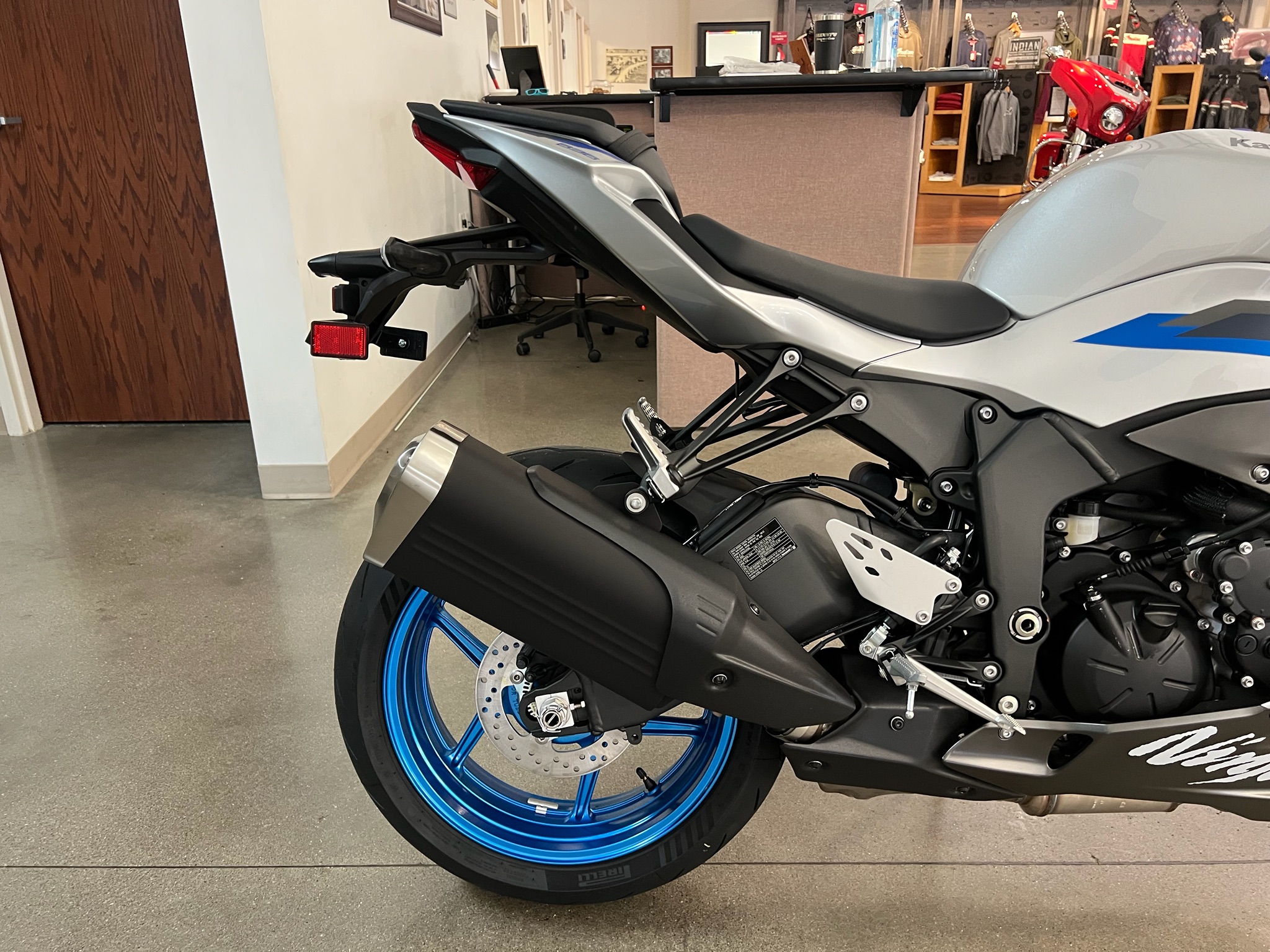 2027 Kawasaki Ninja® ZX-6R ABS 10