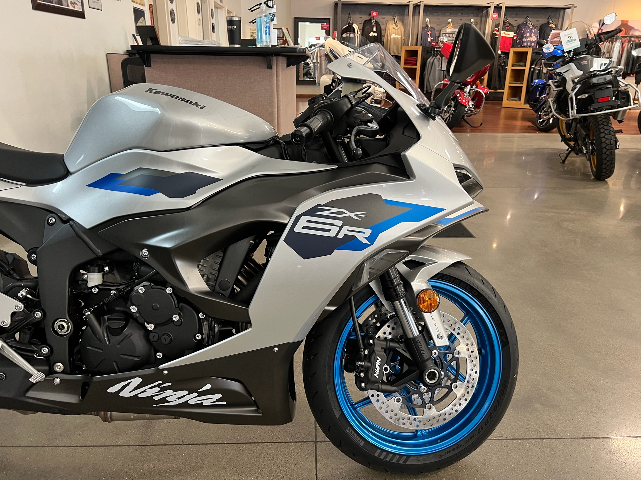 2027 Kawasaki Ninja® ZX-6R ABS 11