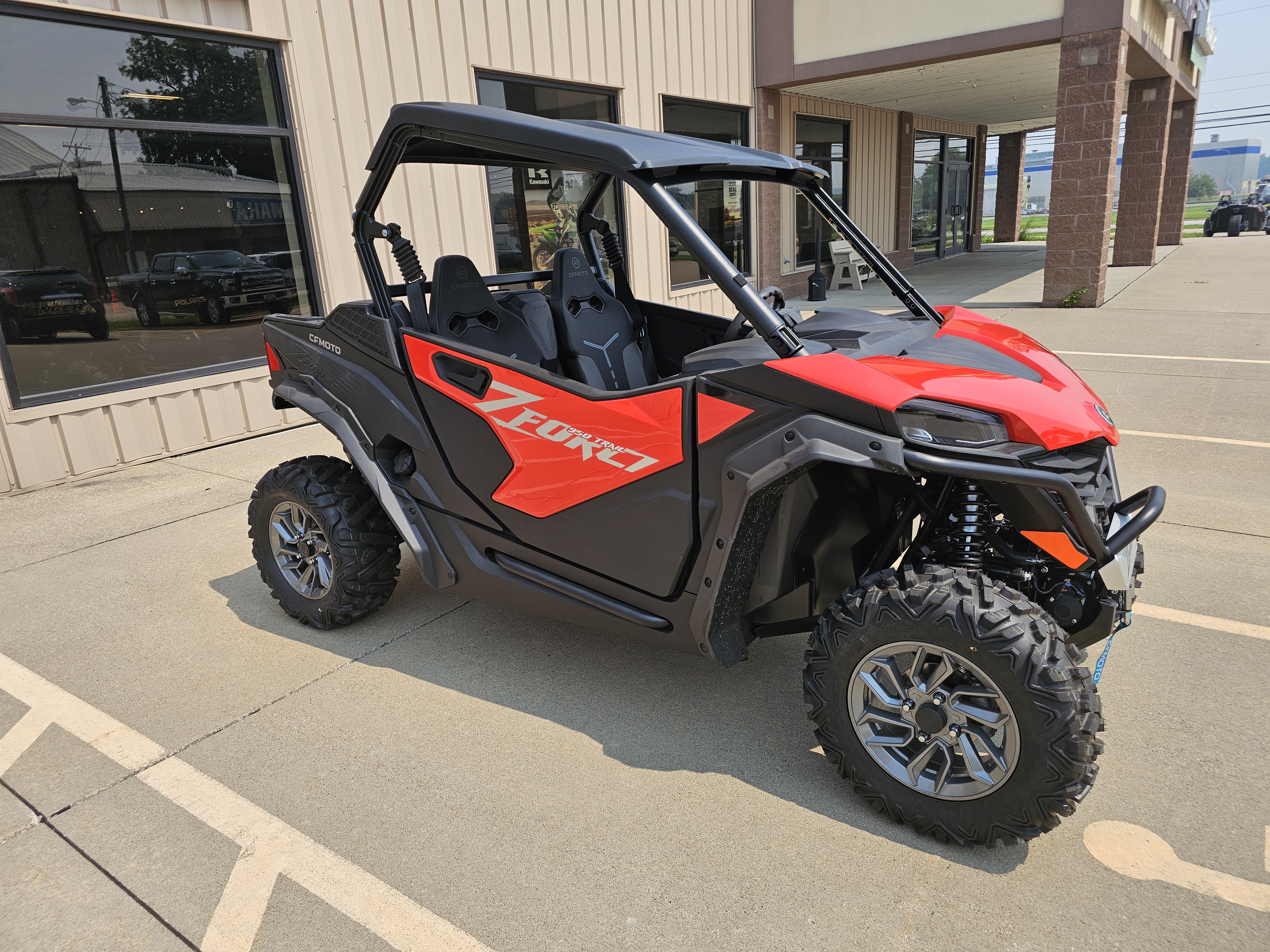 FNTC TNTR150 　21/22 New 2025 CFMOTO ZForce 800 Trail, Bettendorf IA | Specs