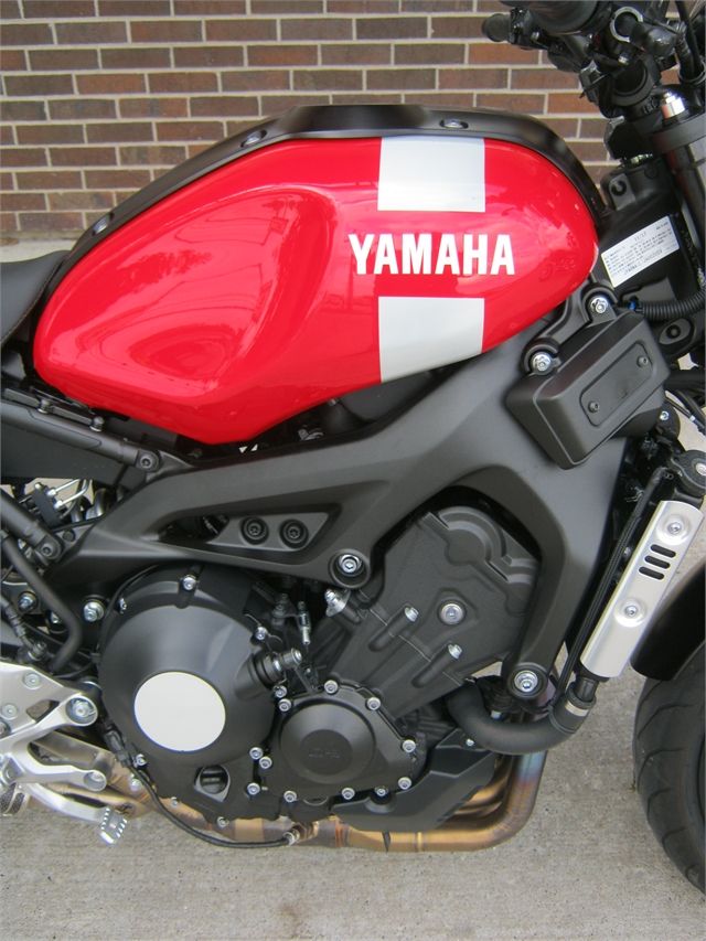2018年式　XSR900 外装一式　ビビッドレッドカクテル1 ヤマハ「XSR900 ABS」が新色レッドを追加！ - webオートバイ