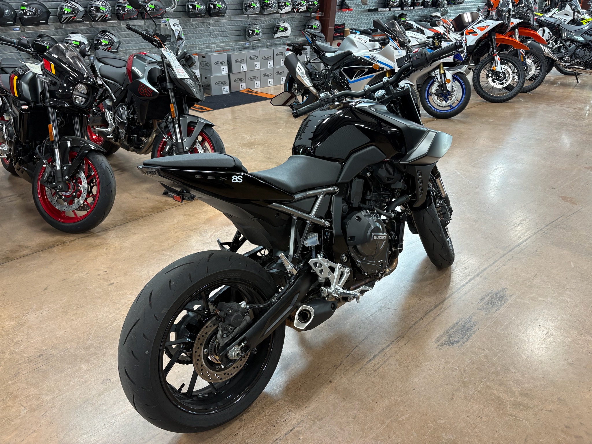2026 Suzuki GSX-8S 3