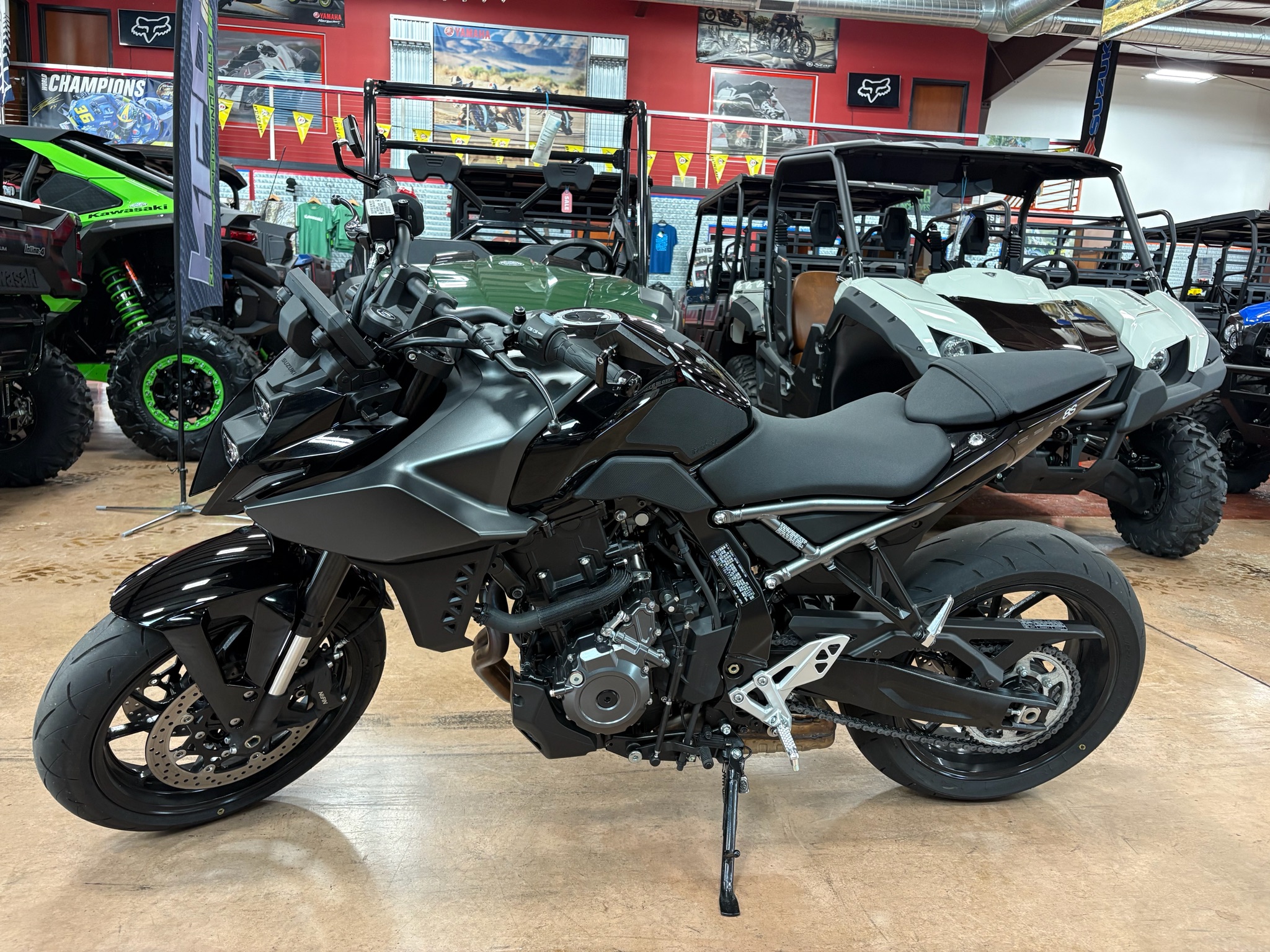 2026 Suzuki GSX-8S 6