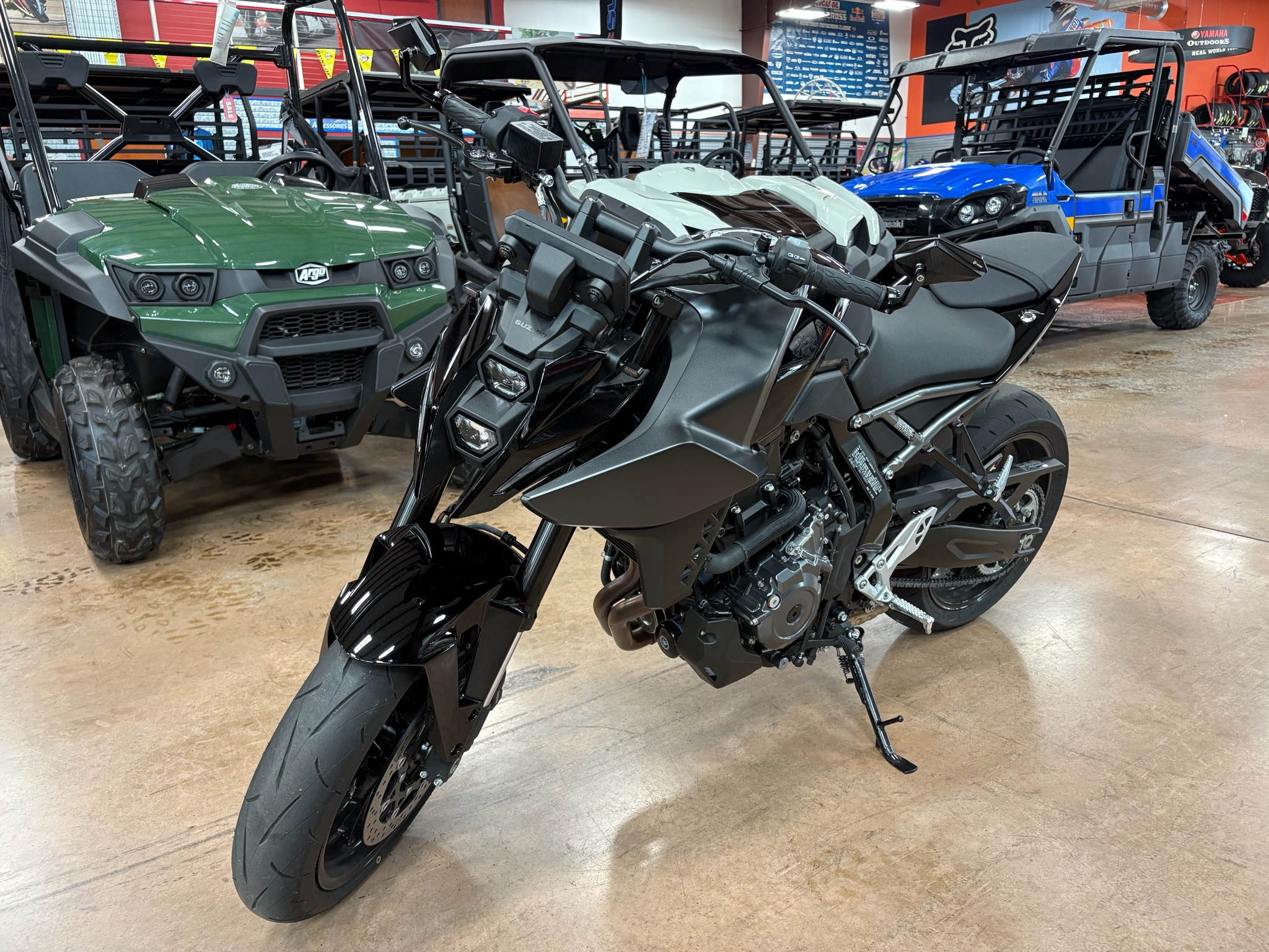 2026 Suzuki GSX-8S 7