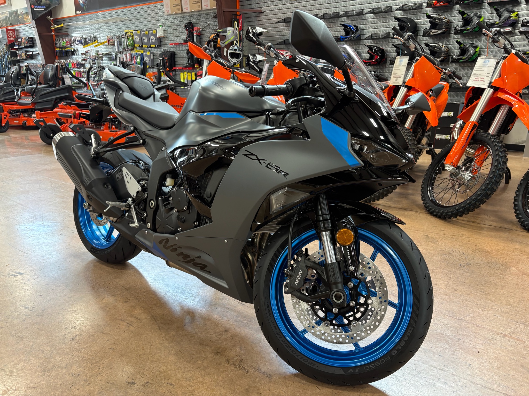 2026 Ninja® ZX-6R ABS