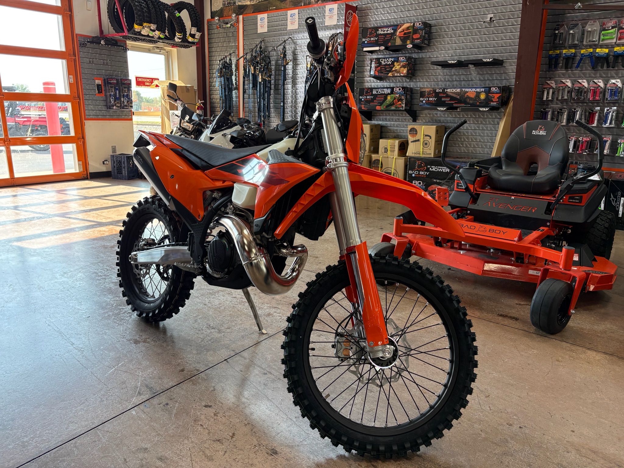 2027 300 XC-W