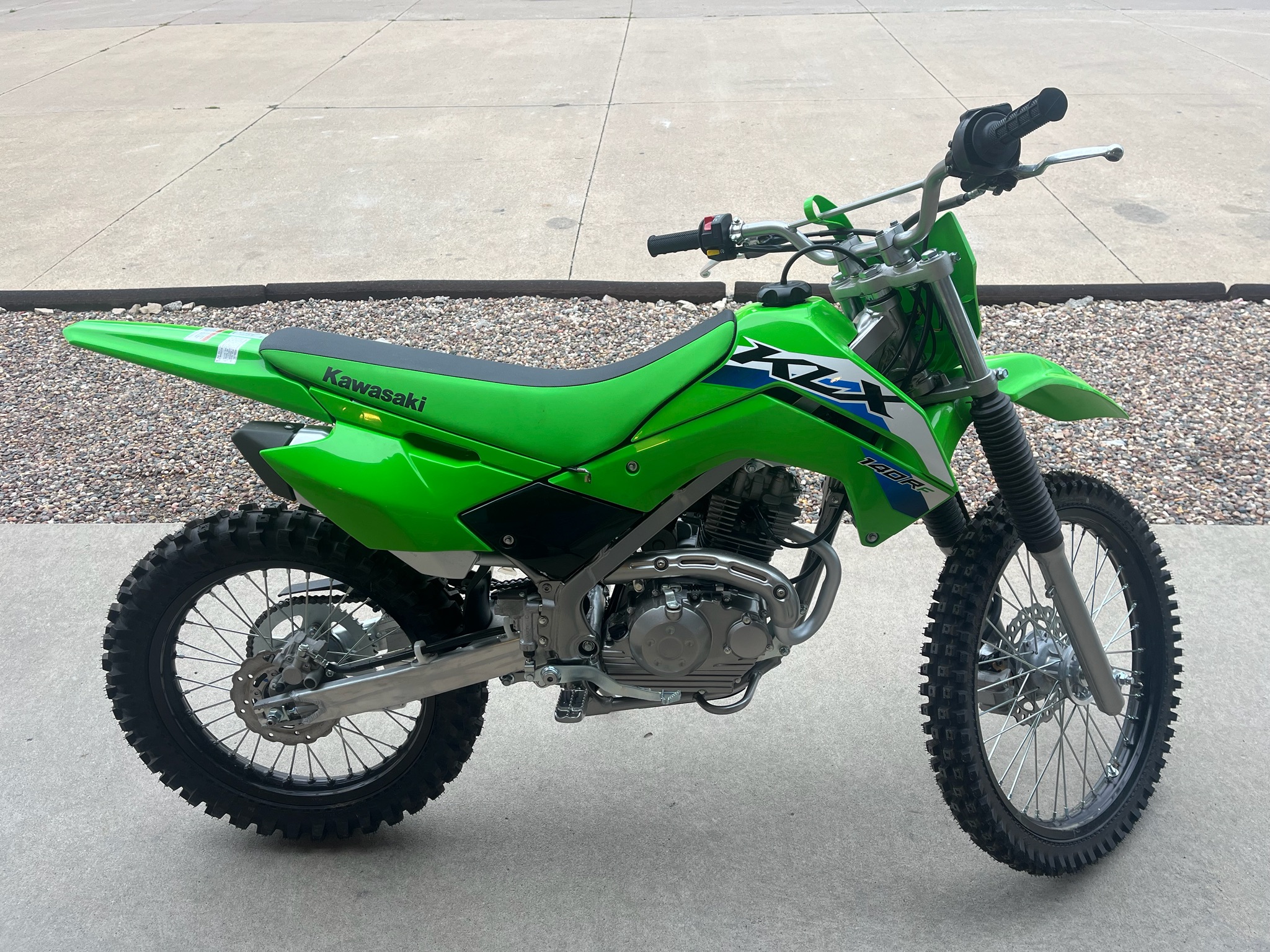 2027 KLX®140R F