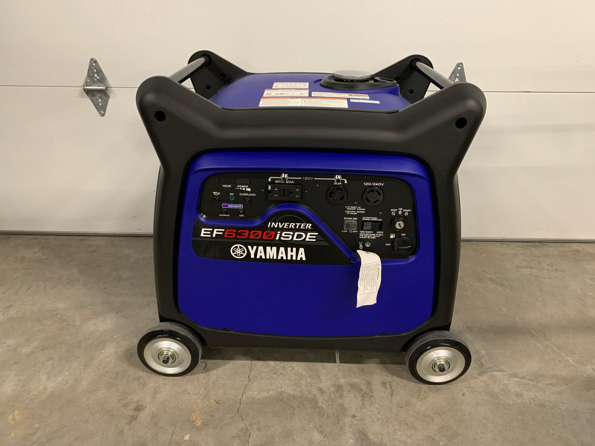 2000 EF6300iSDE