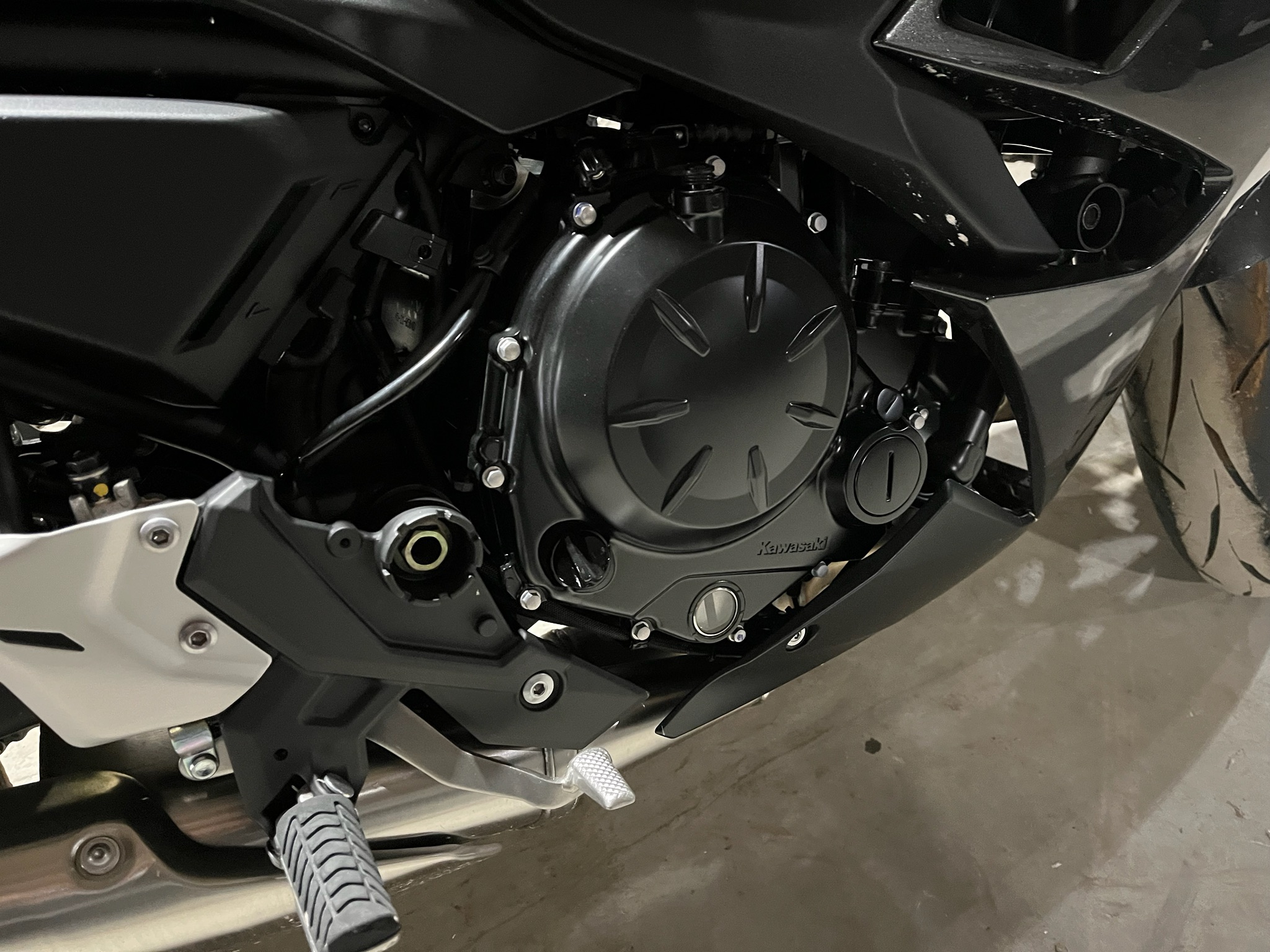 2026 Kawasaki Ninja® 650 3