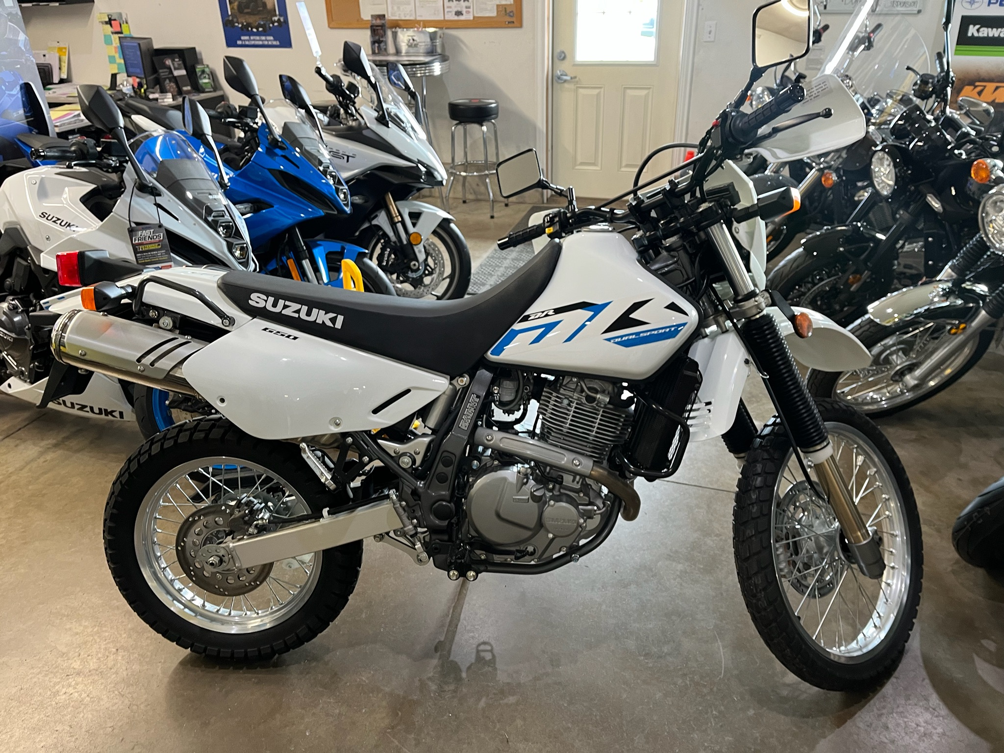 2025 DR650S