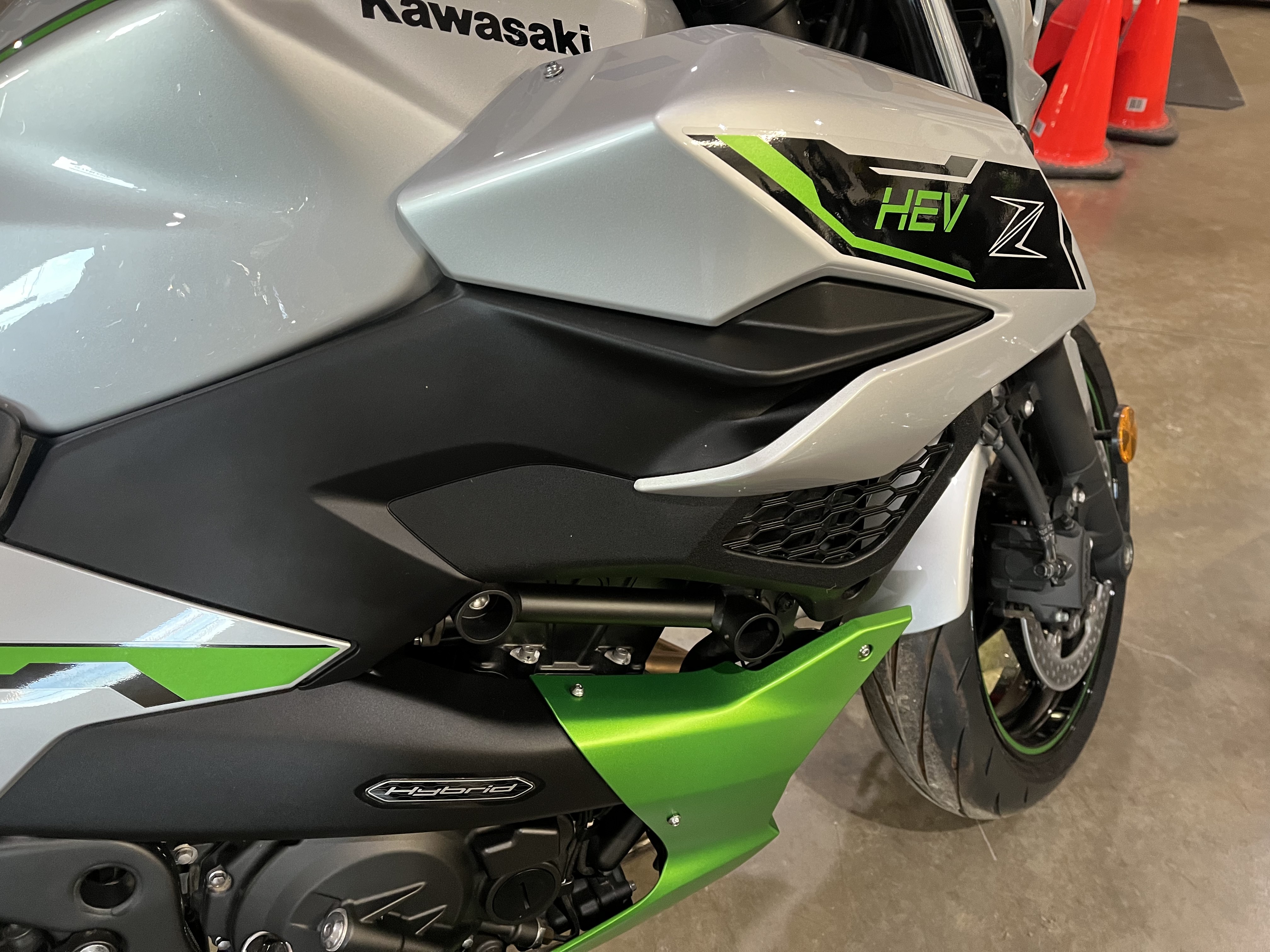 2024 Kawasaki Z7 Hybrid ABS 2