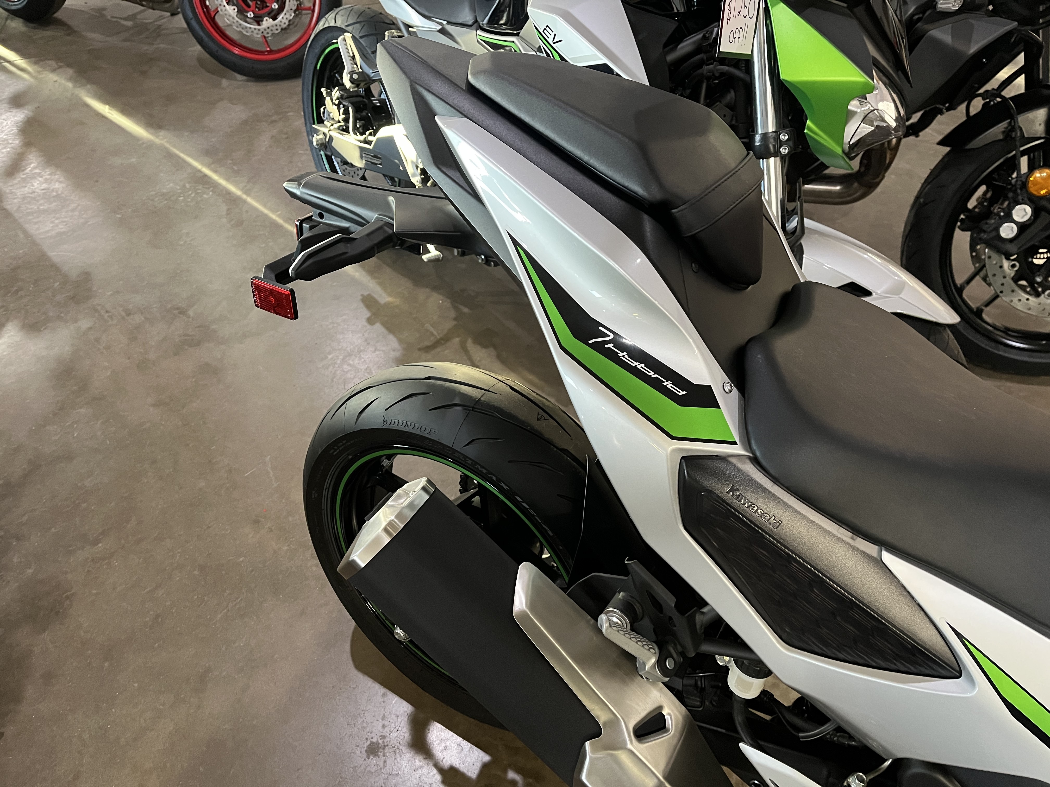 2024 Kawasaki Z7 Hybrid ABS 3