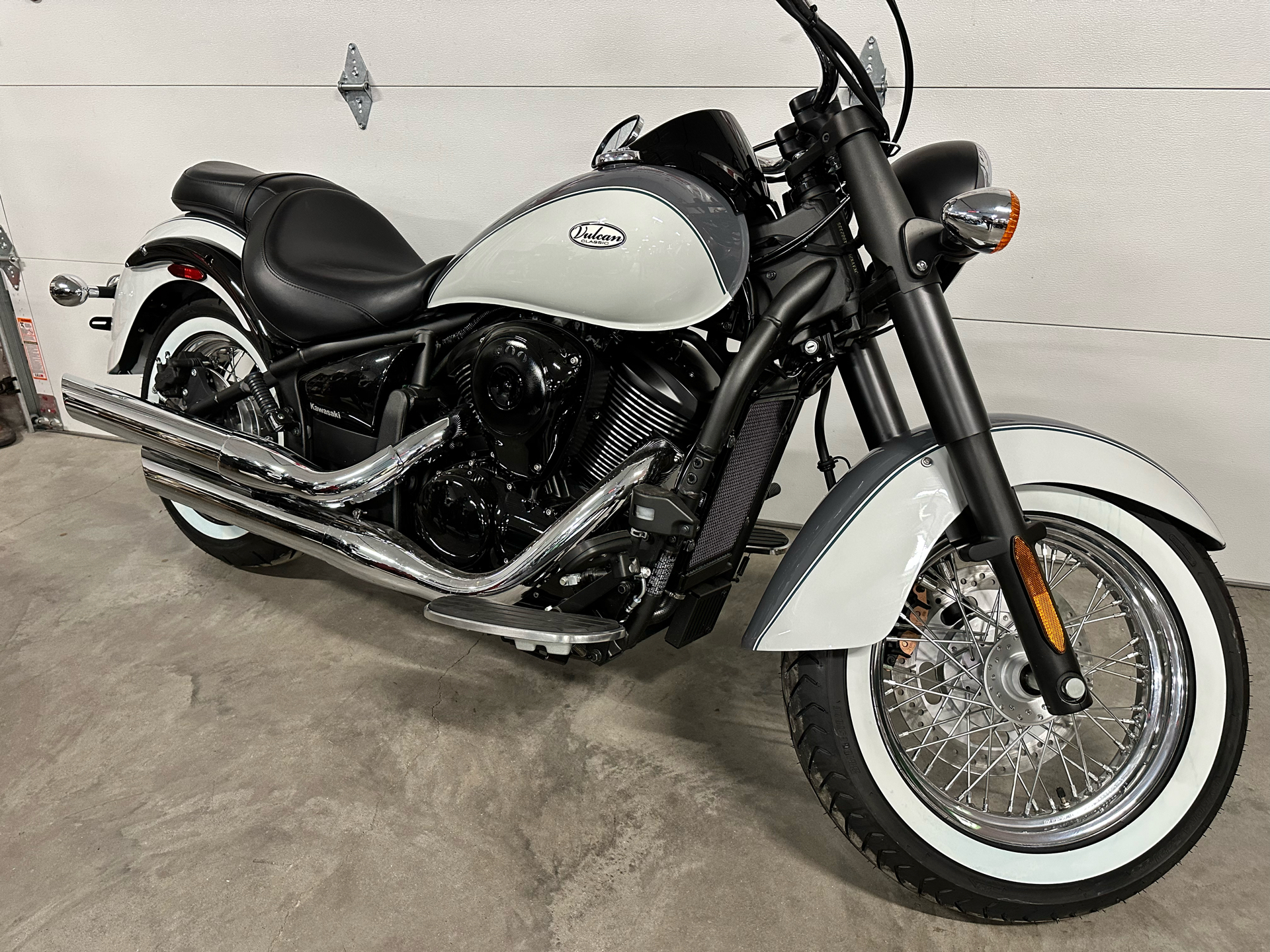 2024 Kawasaki Vulcan 900 Classic 2