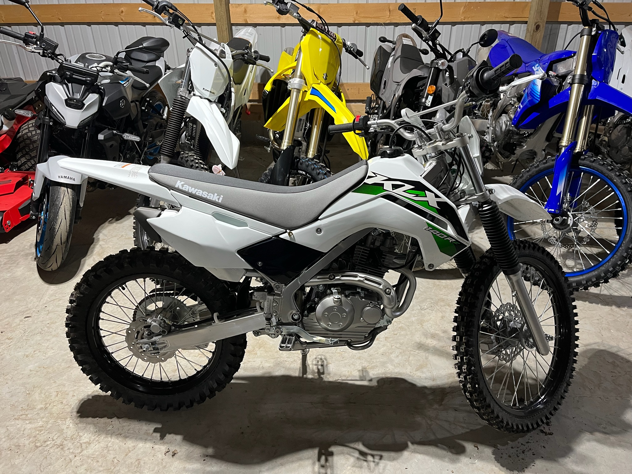 2027 KLX®140R F