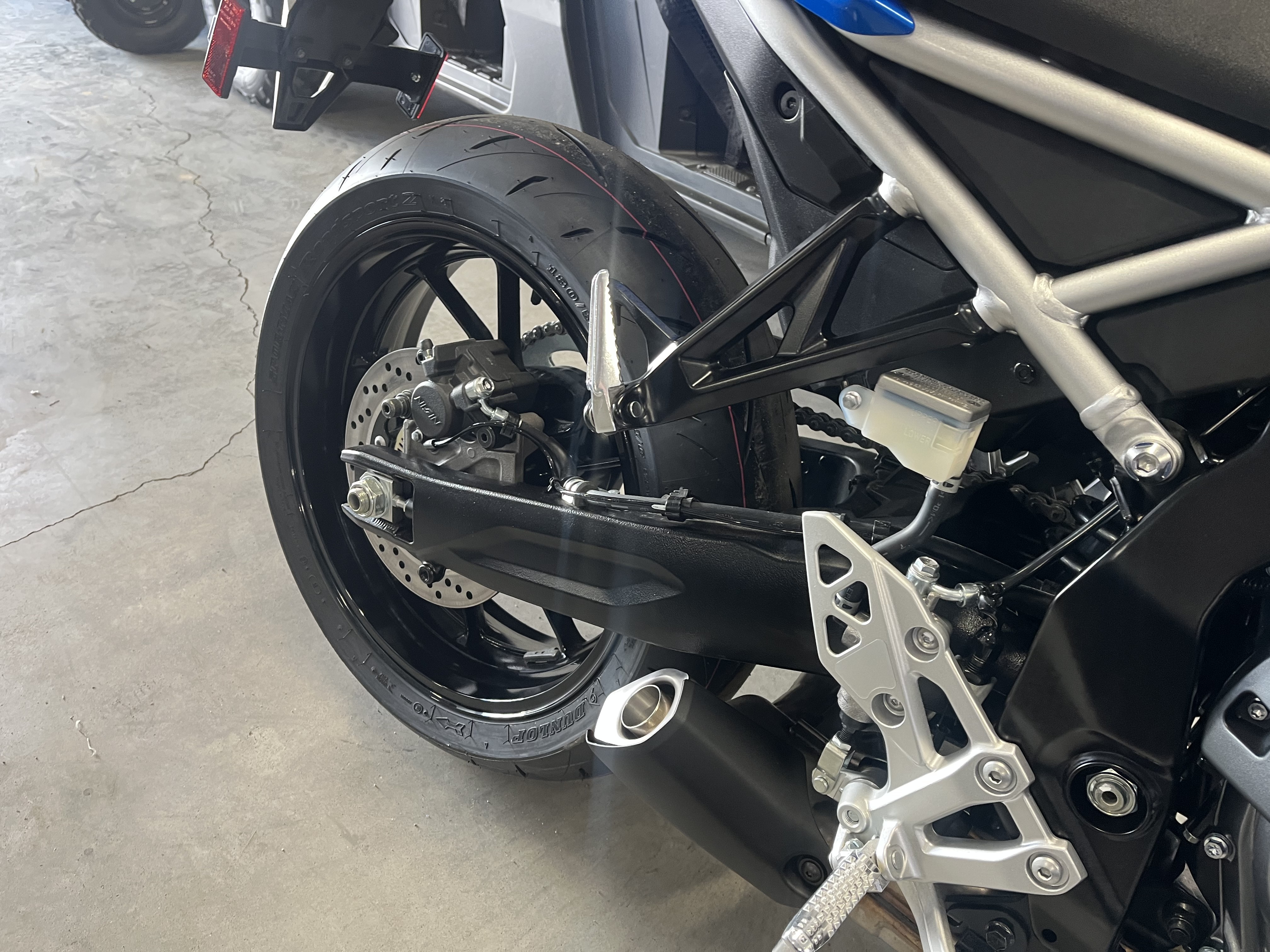 2026 Suzuki GSX-8R 6