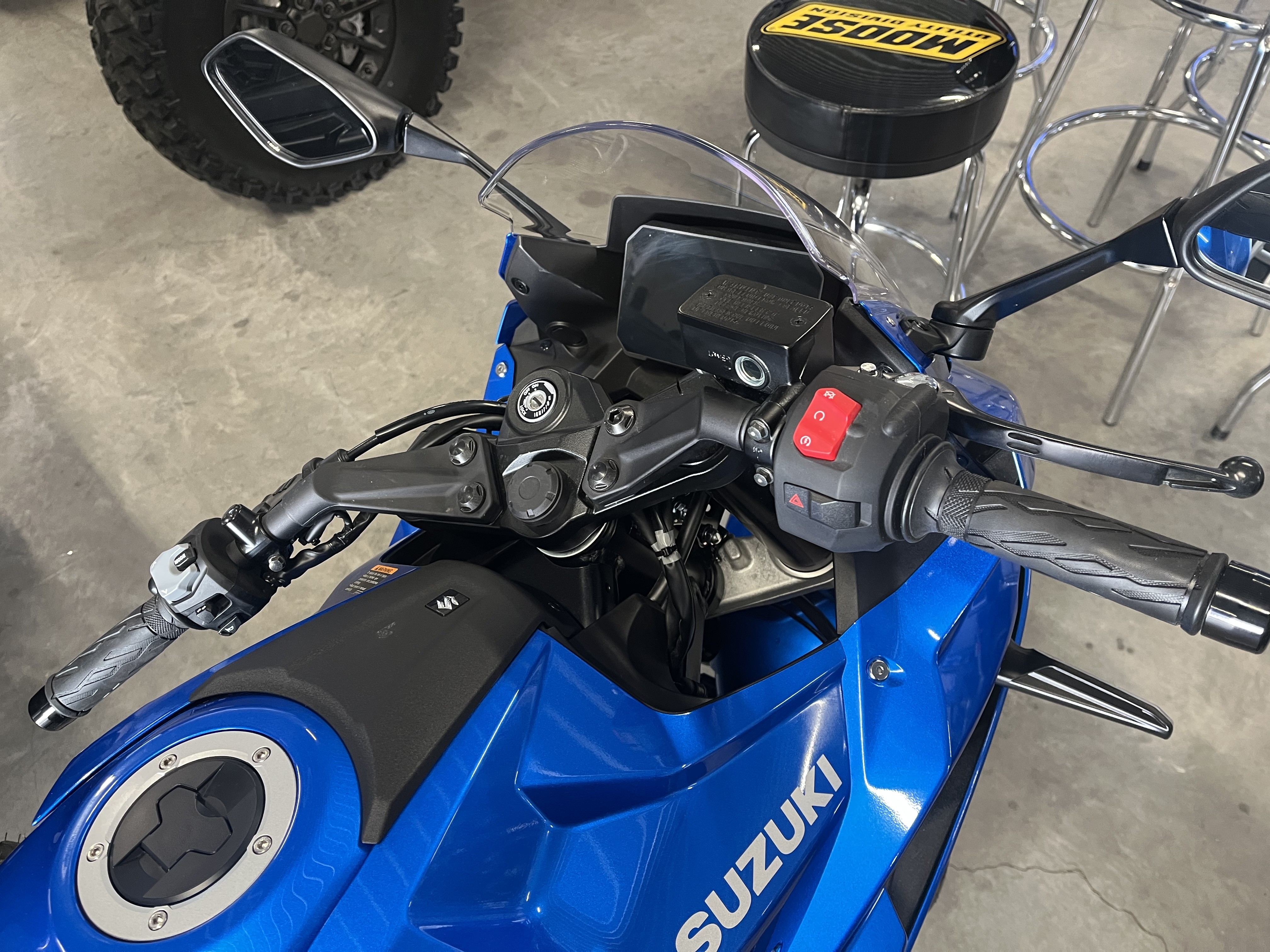 2026 Suzuki GSX-8R 3