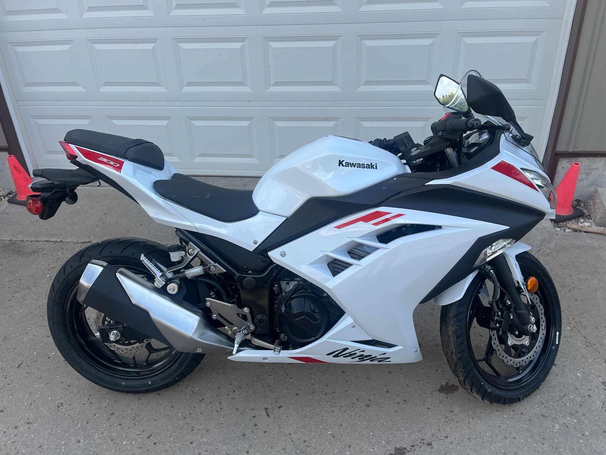 2026 Ninja® 300 ABS