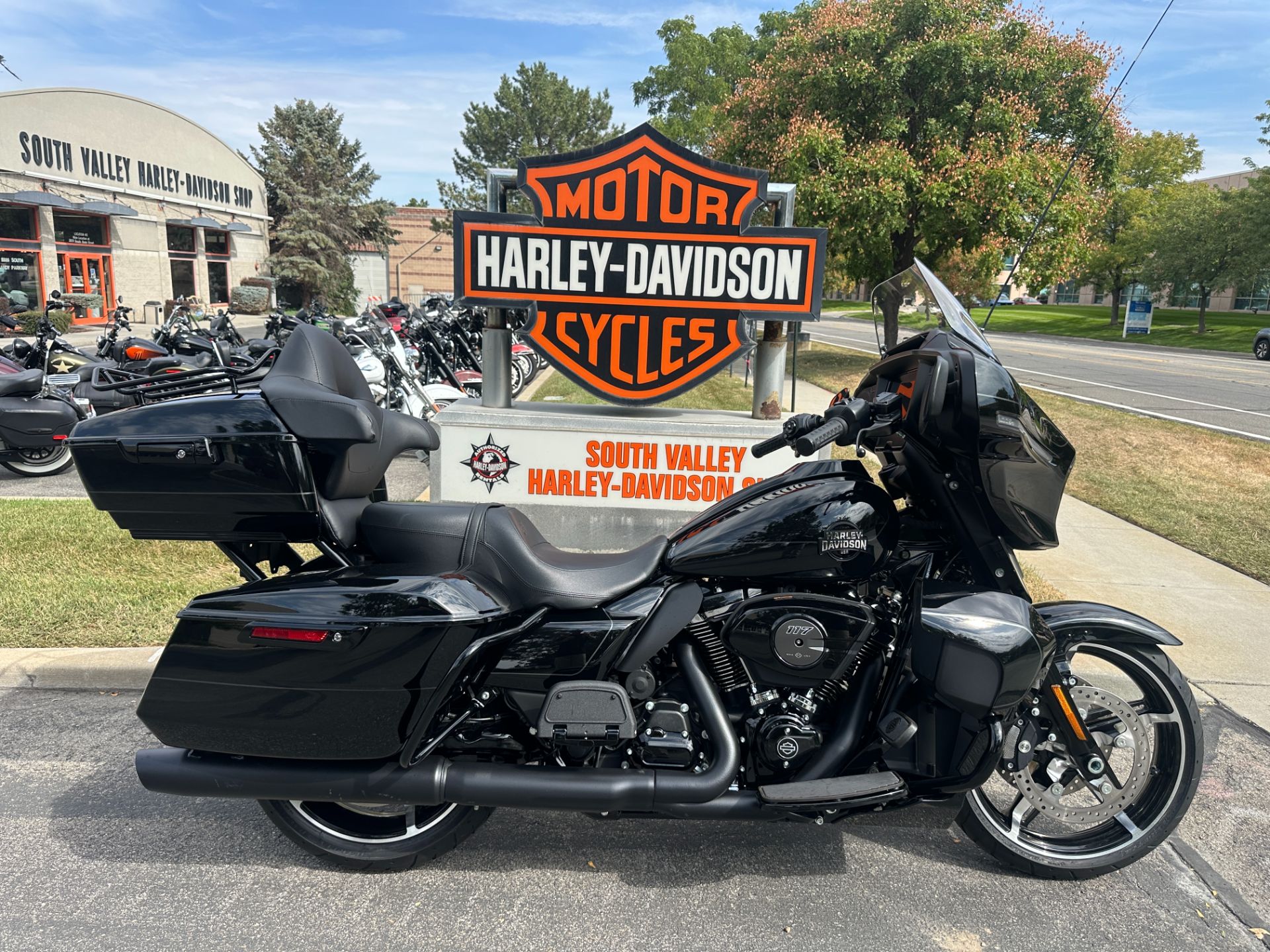 New 2025 Harley-Davidson Street Glide® Ultra - Specs, Price