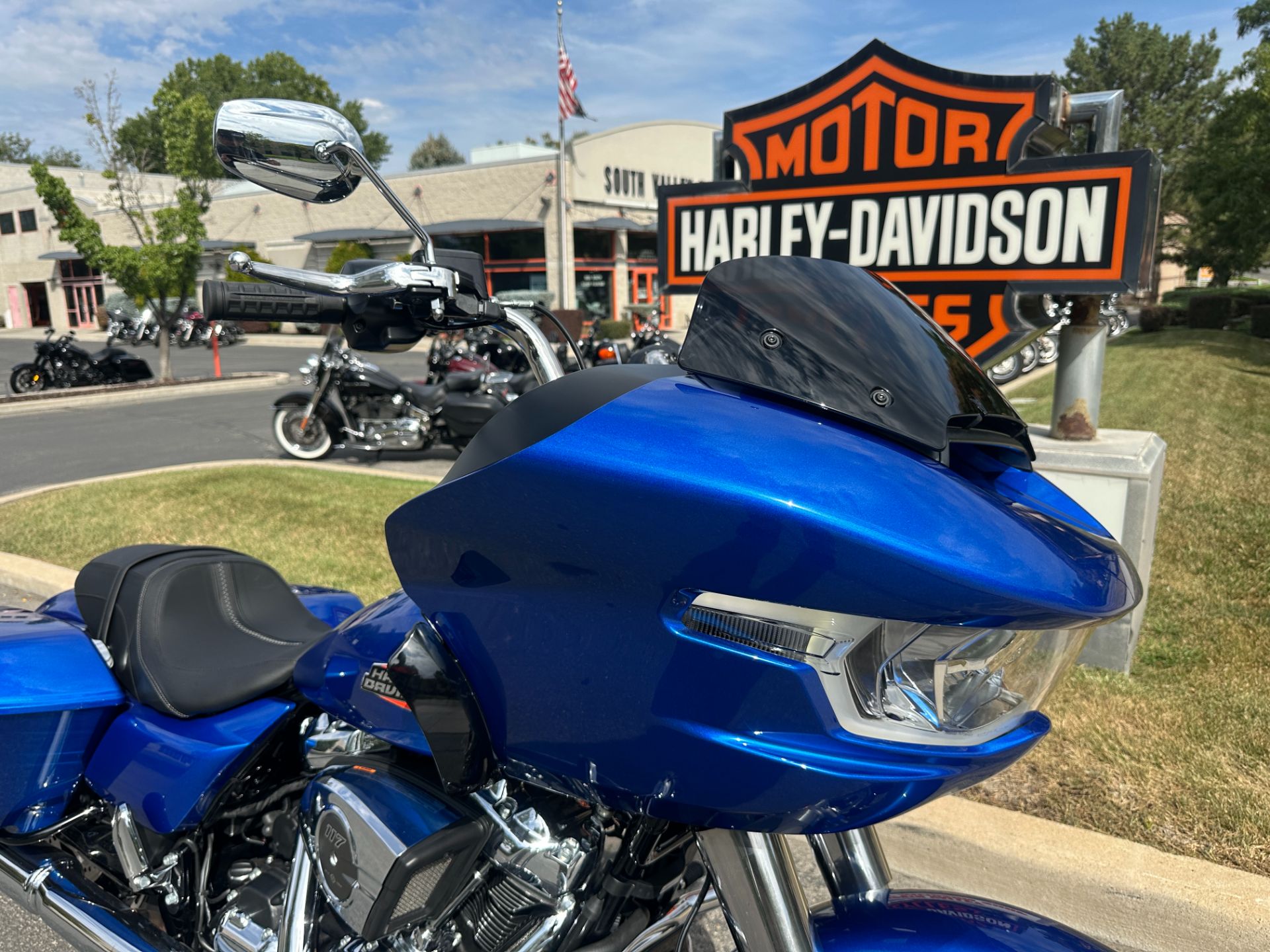 New 2025 Harley-Davidson Road Glide® Blue Burst (Chrome Finish) | Motorcycles in Muncie IN