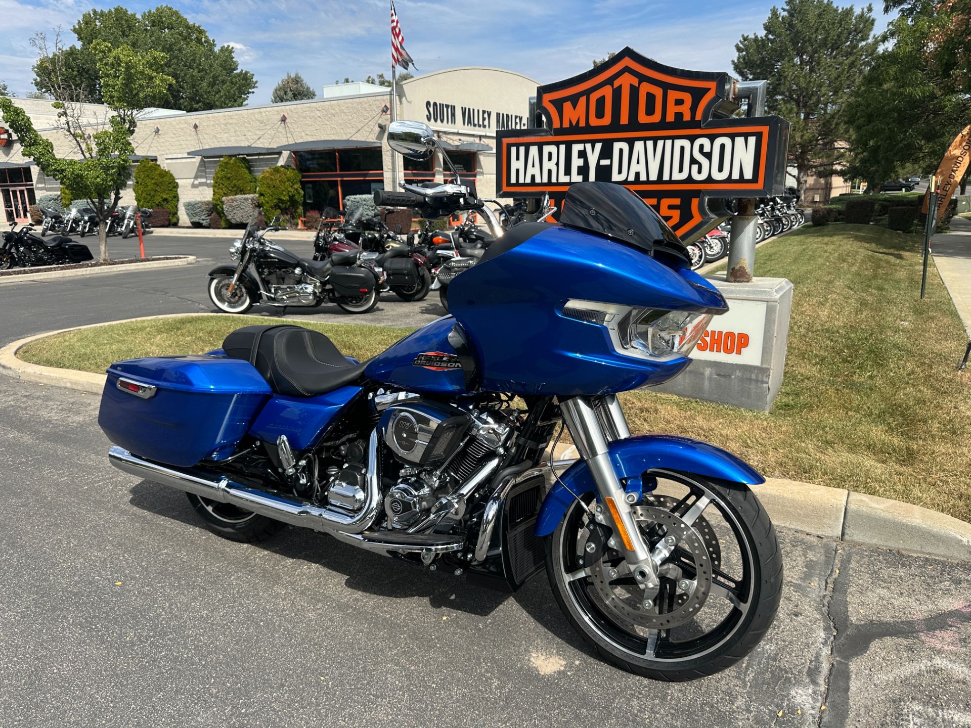 New 2025 Harley-Davidson Road Glide® Specs, Price, Photos Salt