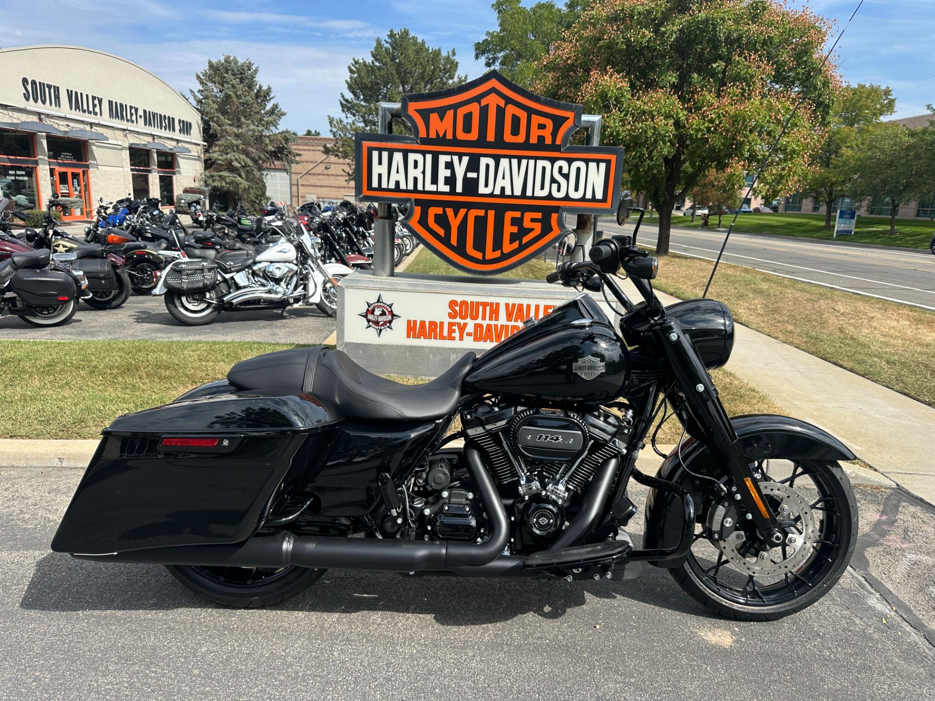 New 2025 Harley-Davidson Road King® Special Vivid Black