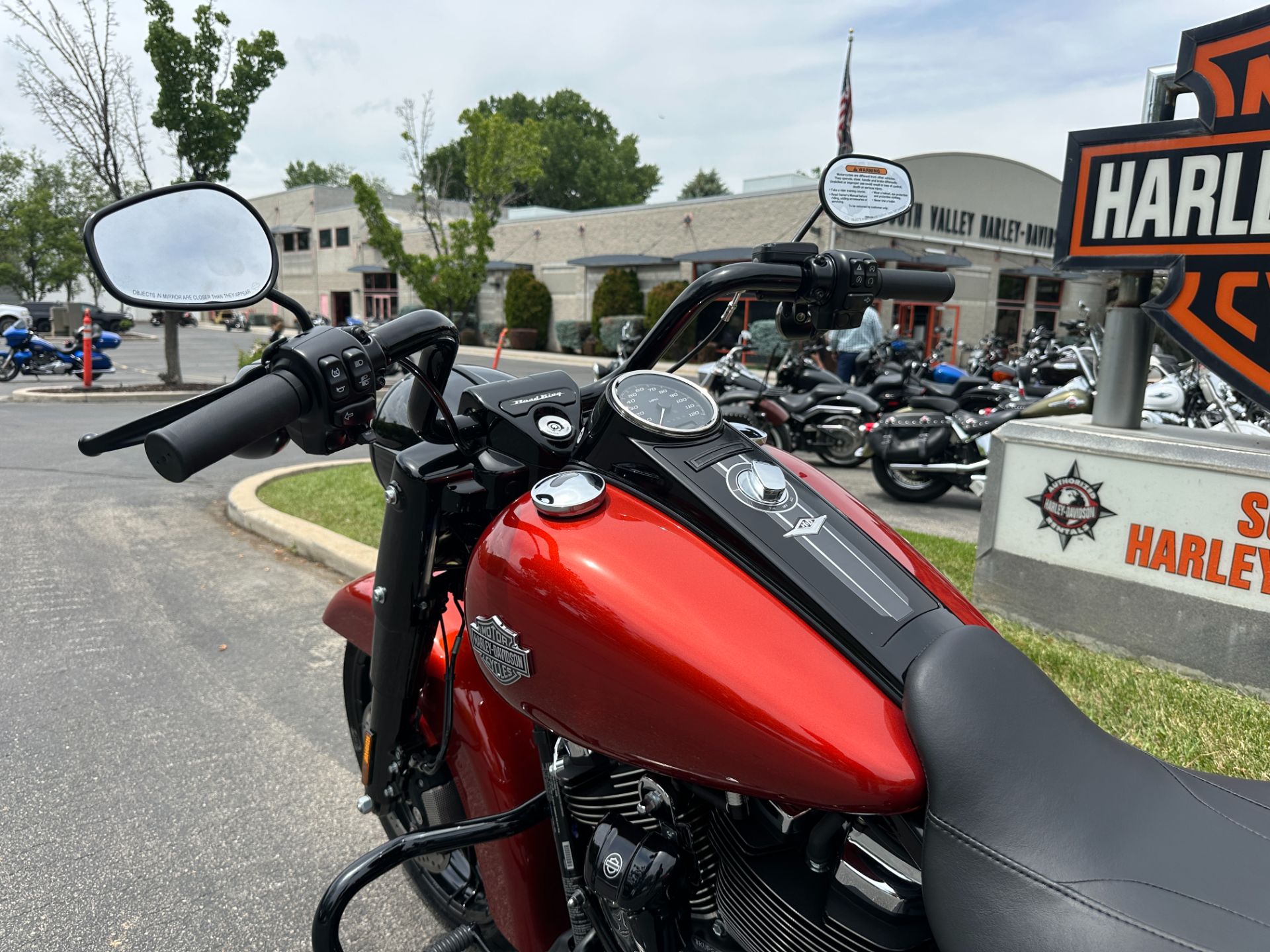 2025 Harley-Davidson Road King® Special 12