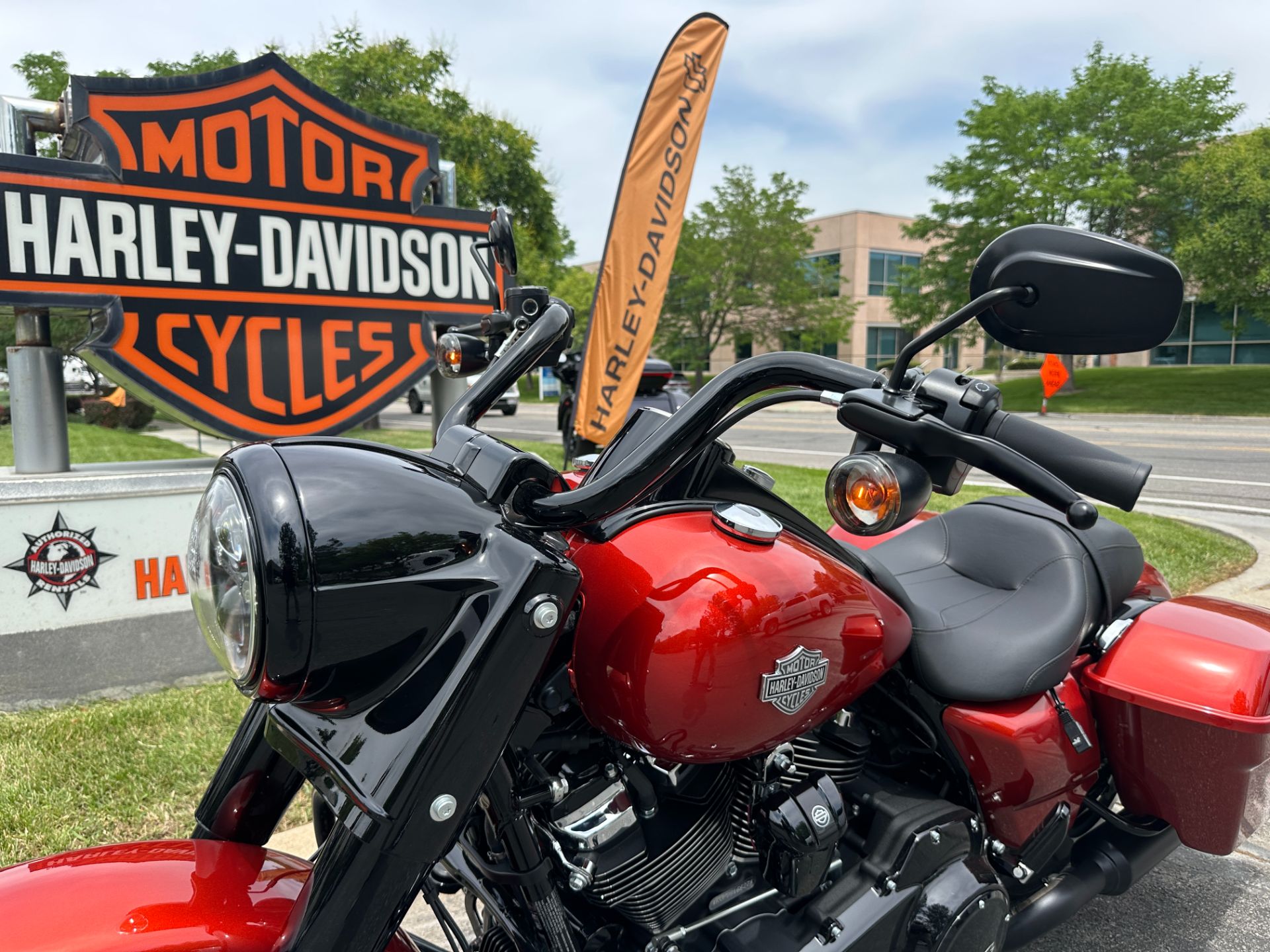 2025 Harley-Davidson Road King® Special 10