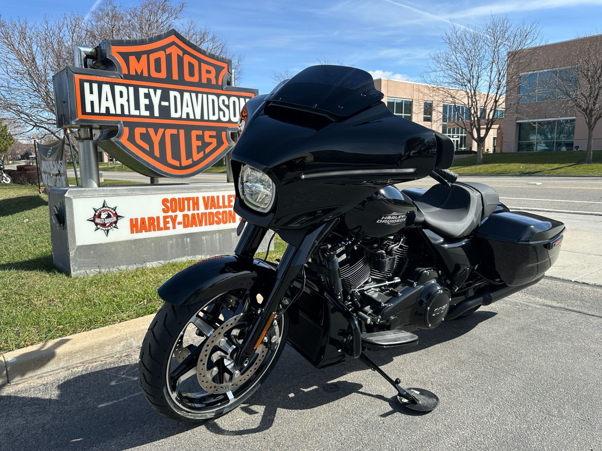 Used 2024 Harley-Davidson Street Glide® Vivid Black (Black