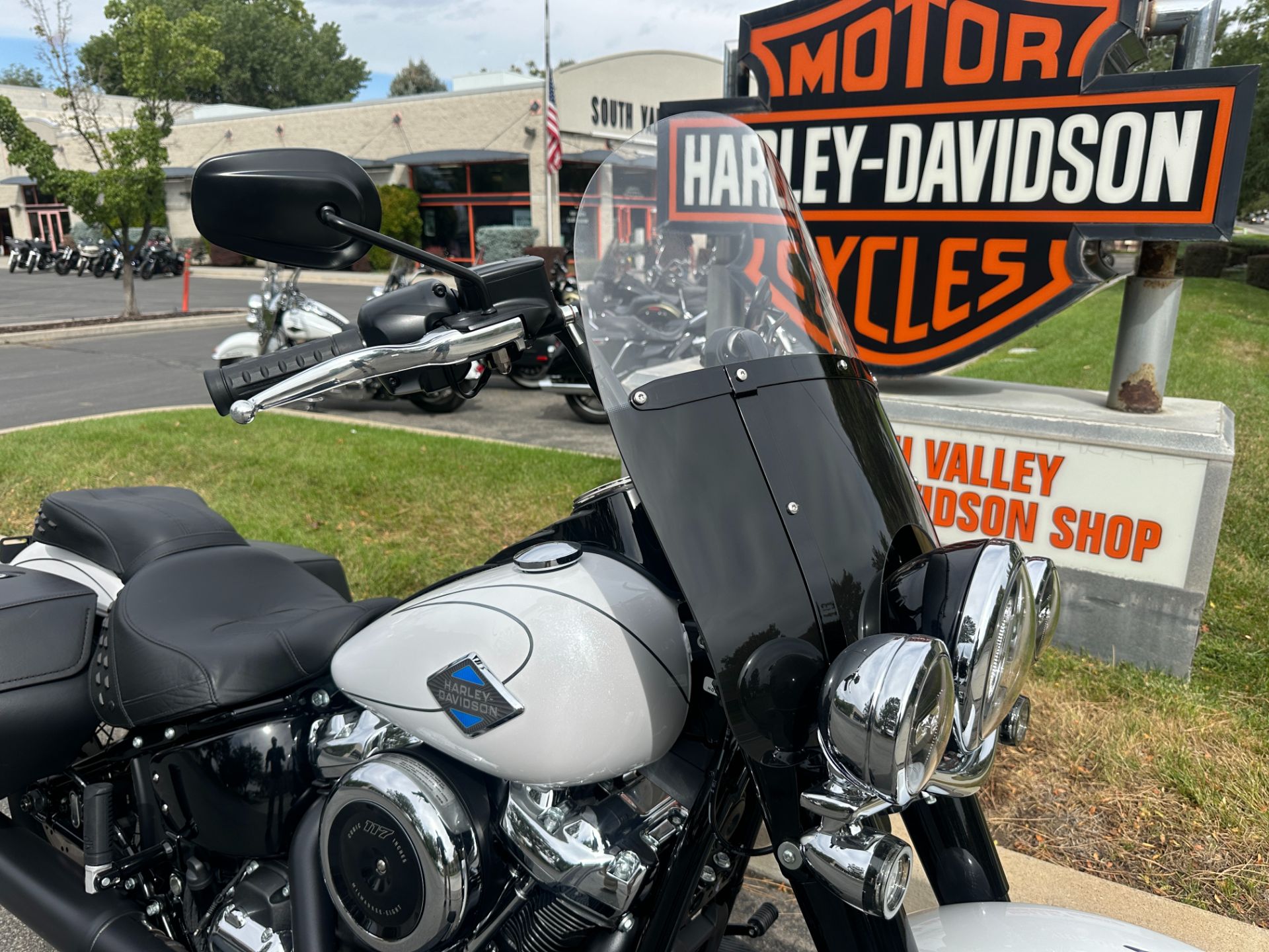 New 2025 Harley-Davidson Heritage Classic - Specs, Price, Photos