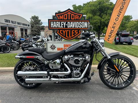 New 2025 Harley-Davidson Breakout® Vivid Black | Motorcycles in